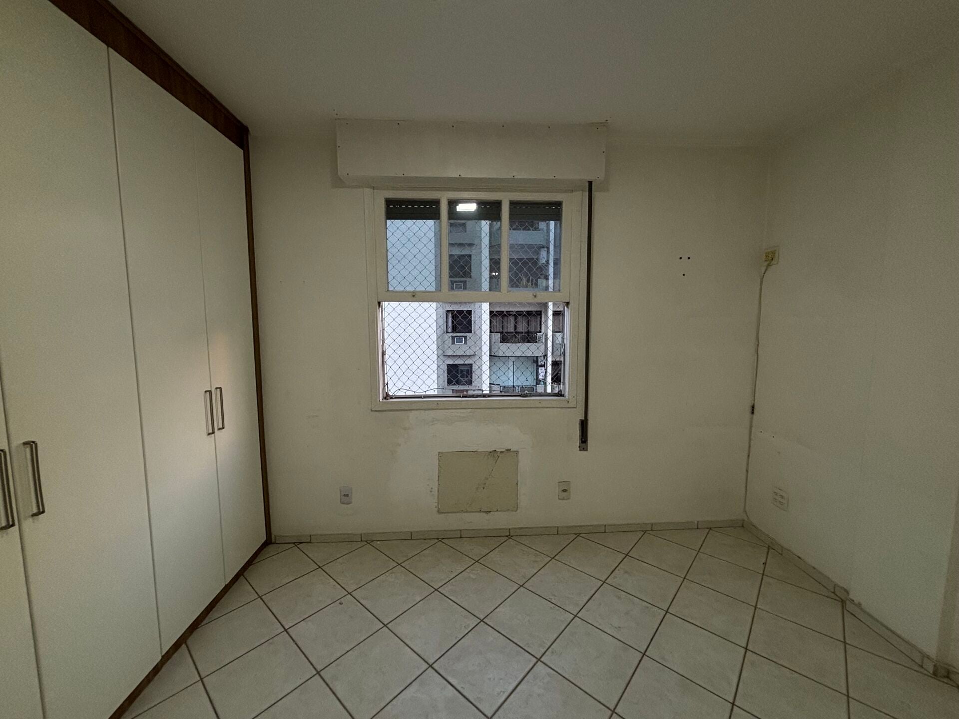Apartamento 72 · 3 dorm. — Quarto