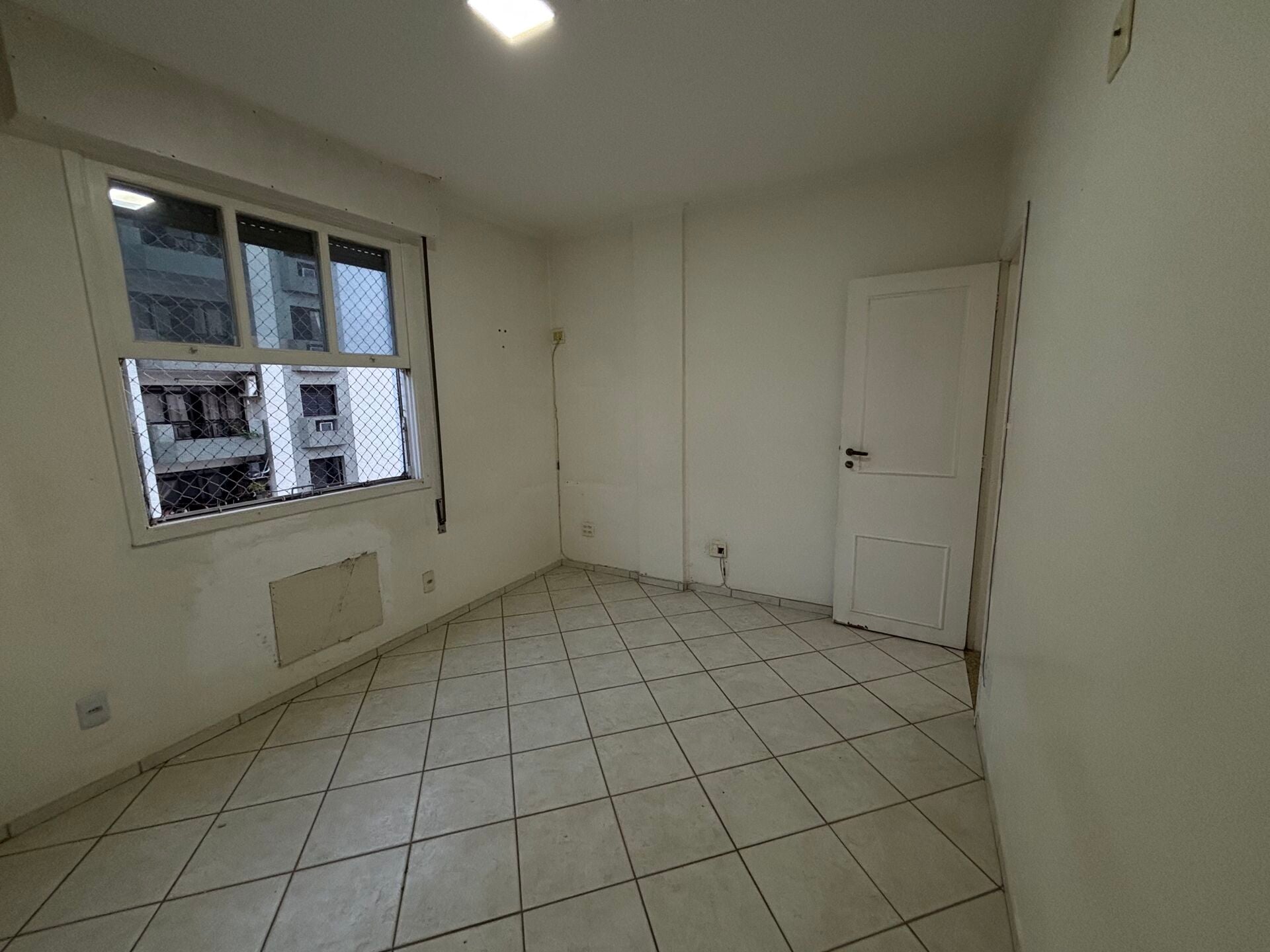 Apartamento 72 · 3 dorm. — Quarto