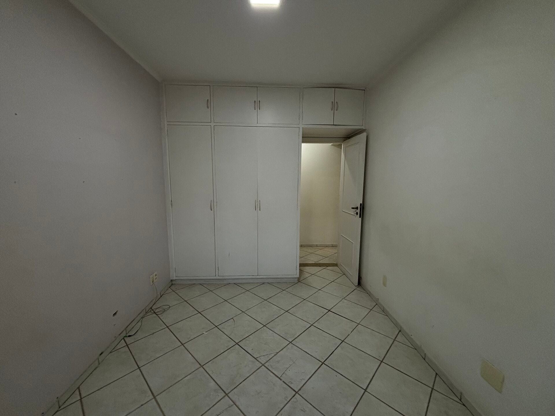 Apartamento 72 · 3 dorm. — Quarto