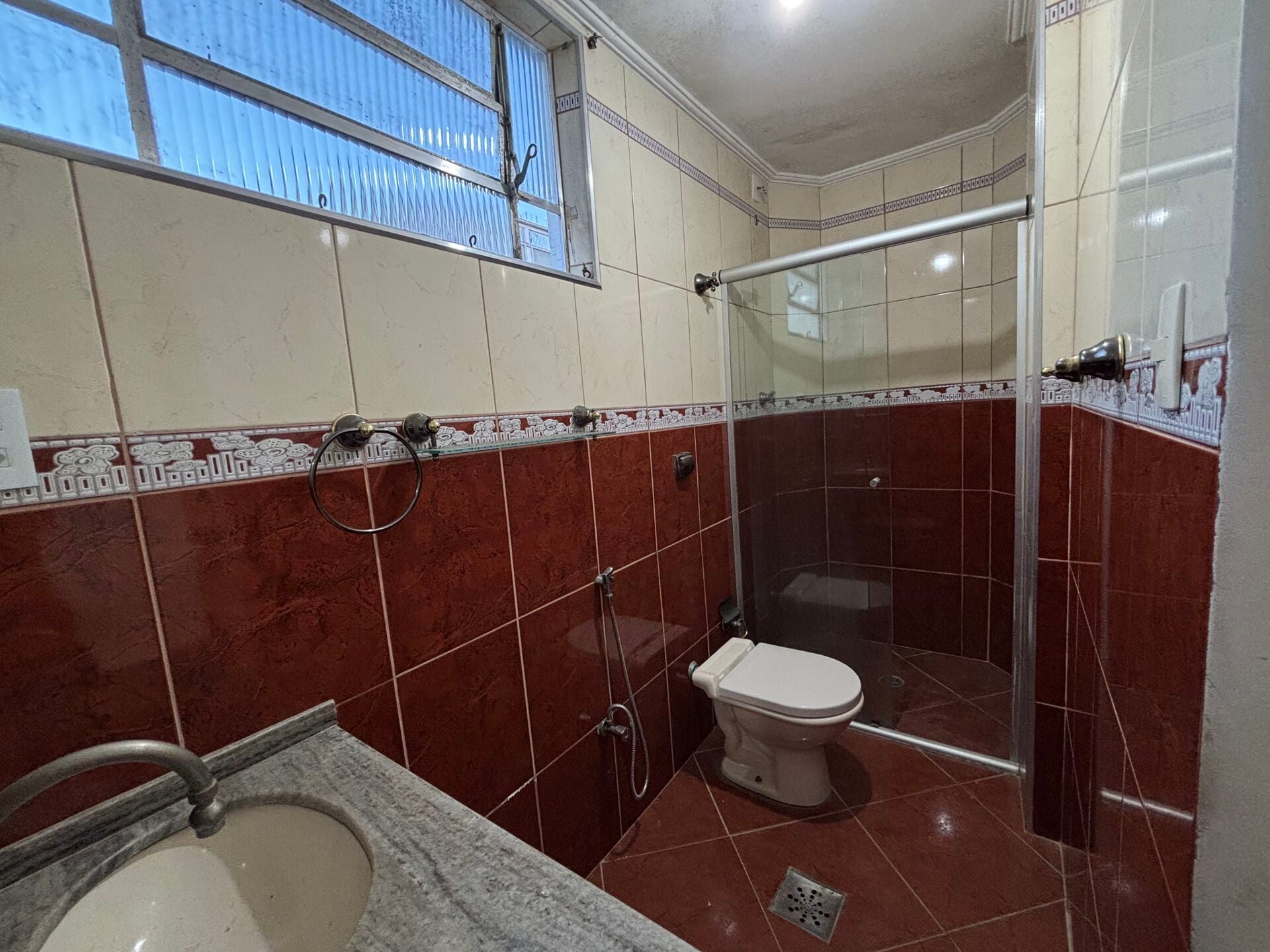 Apartamento 72 · 3 dorm. — Banheiro