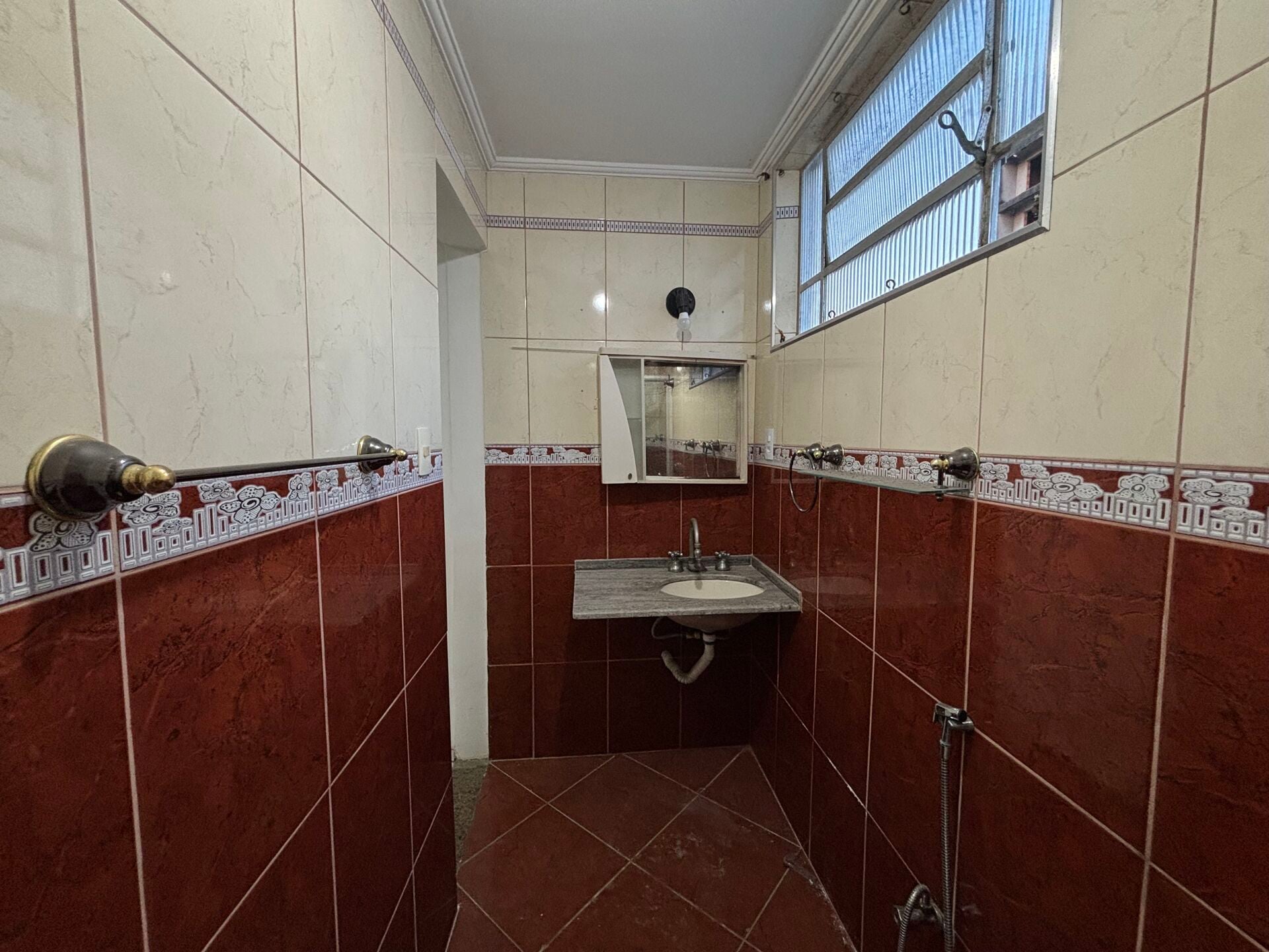 Apartamento 72 · 3 dorm. — Banheiro