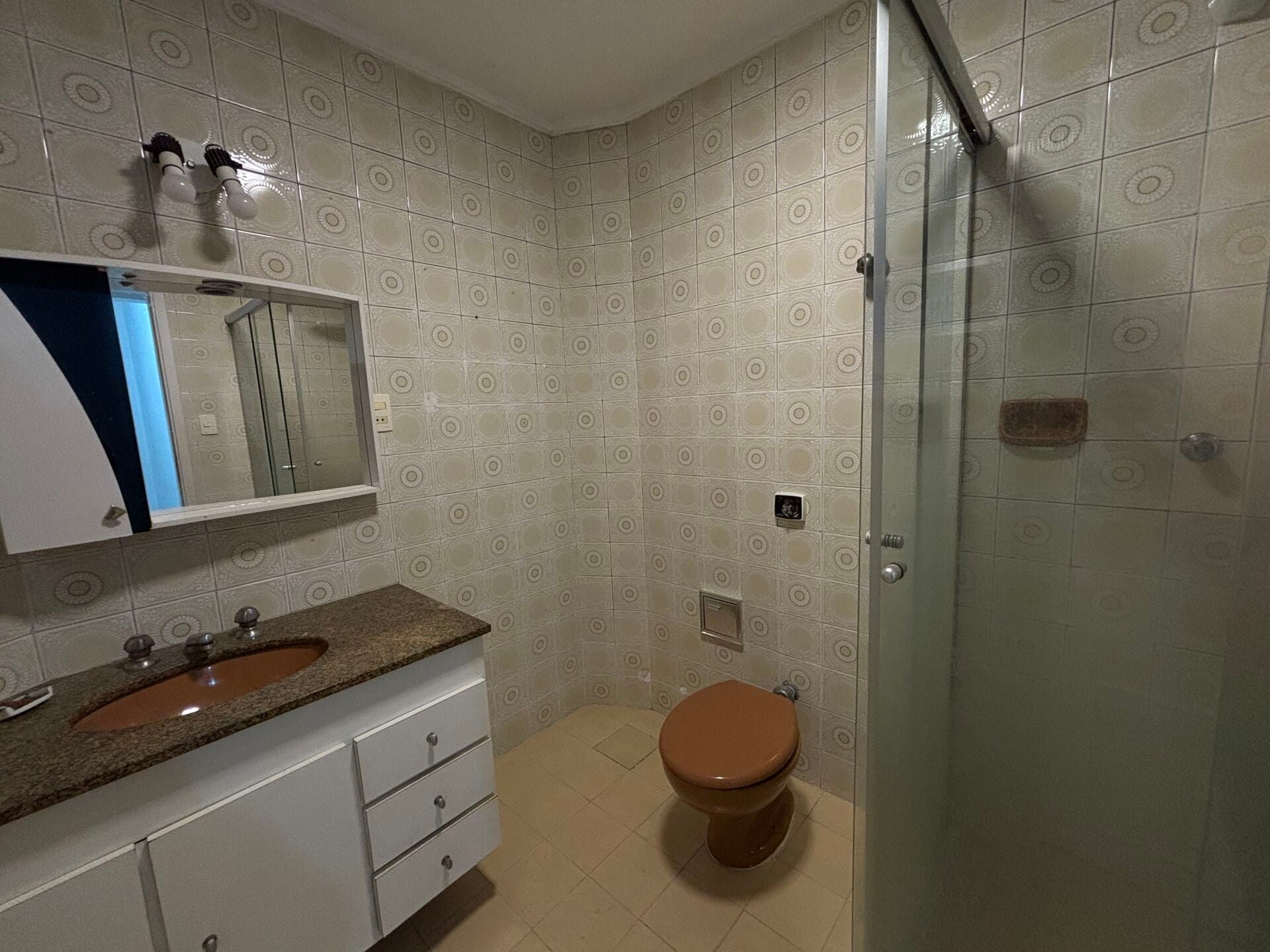 Apartamento 72 · 3 dorm. — Banheiro