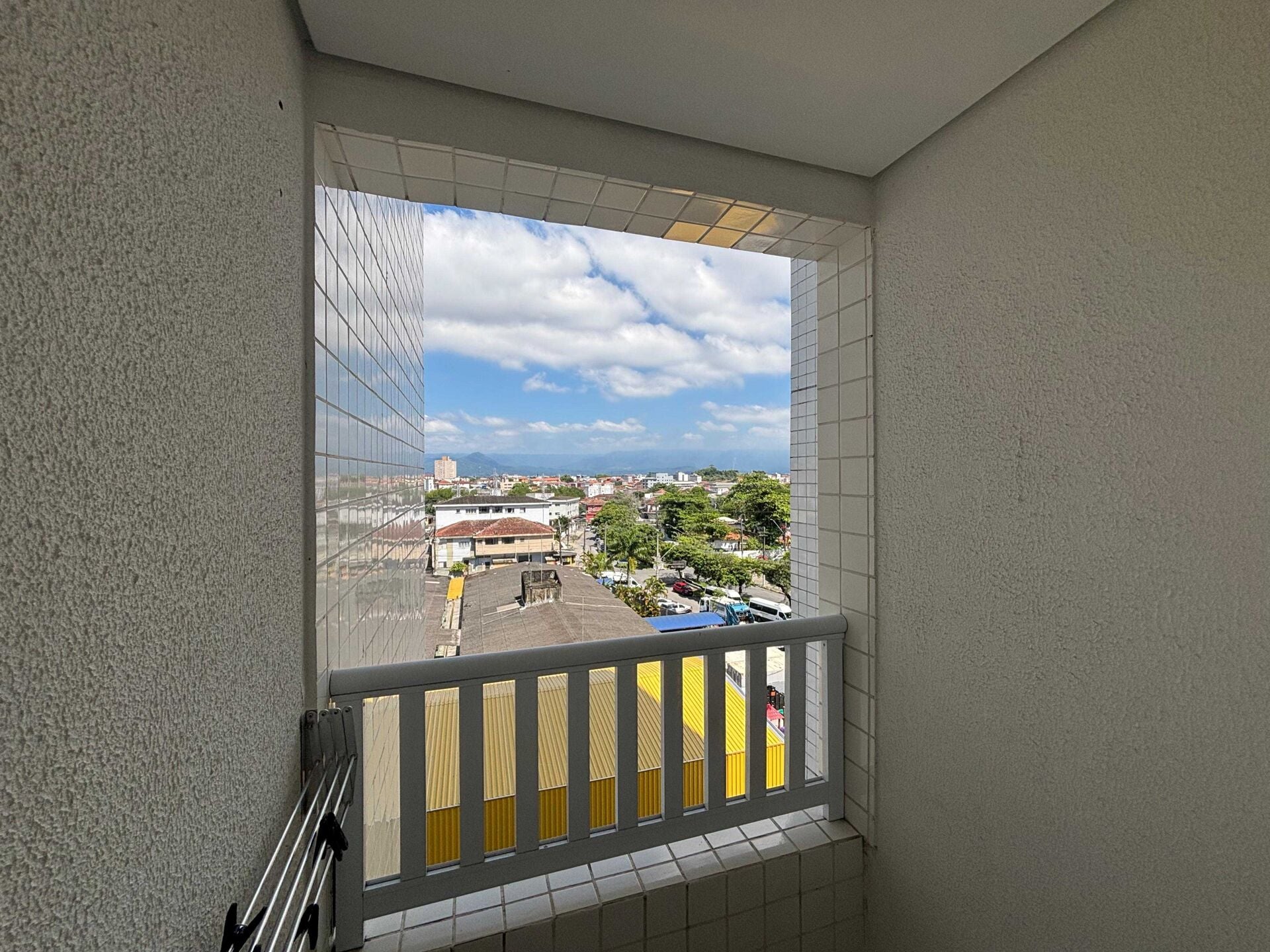 Apartamento 23 · 2 dorm. — Varanda