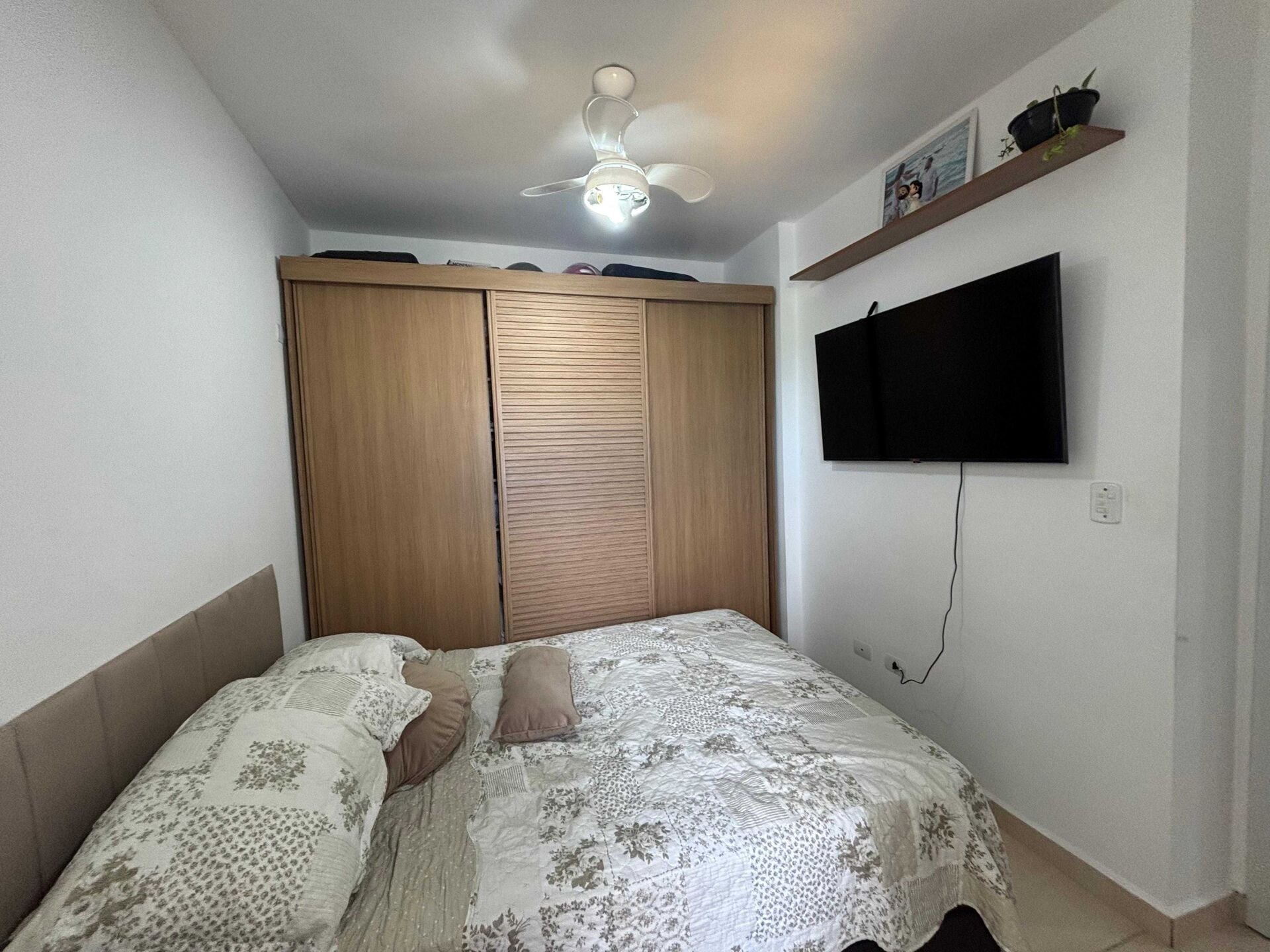 Apartamento 23 · 2 dorm. — Quarto 1