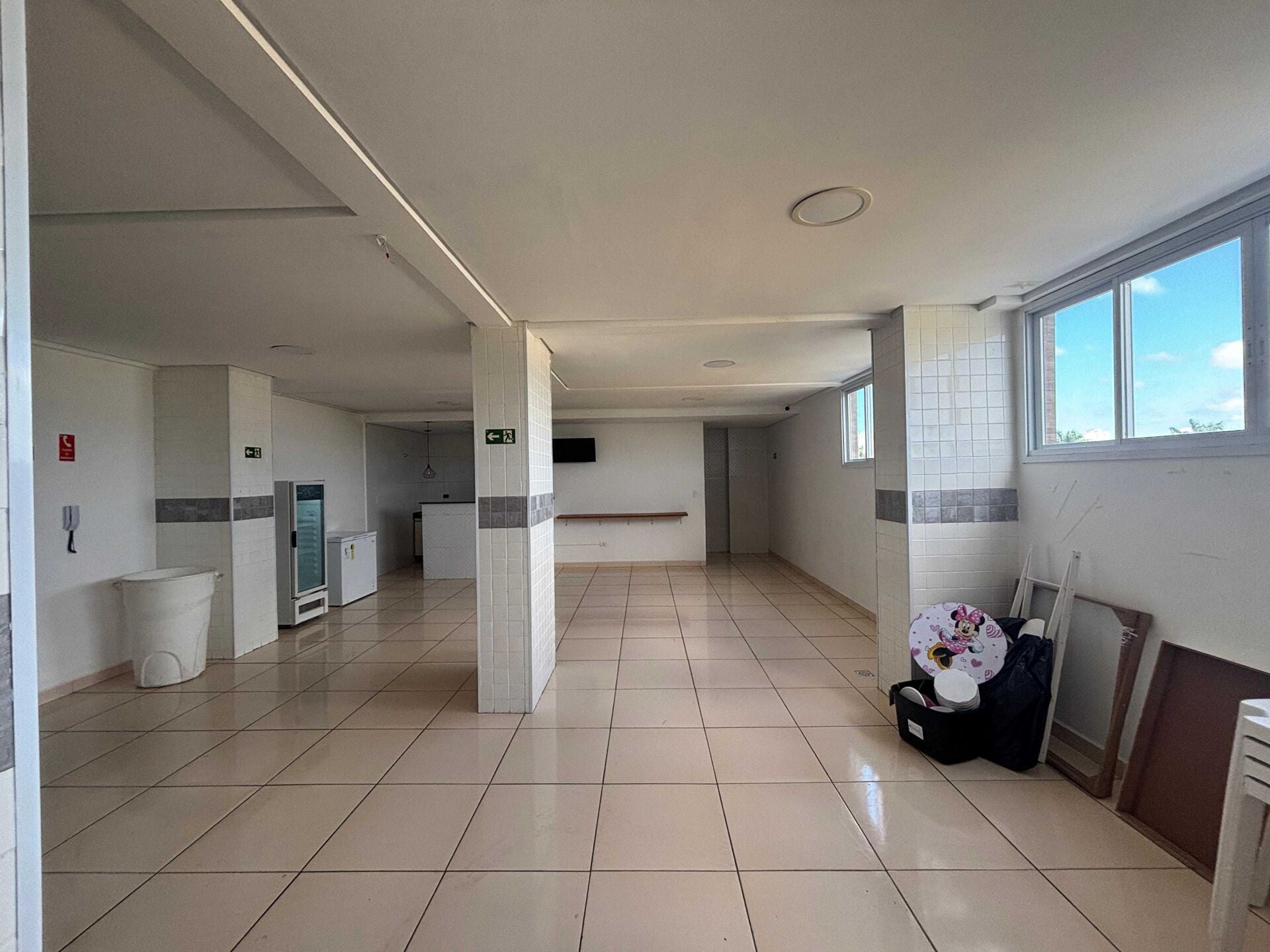 Apartamento 23 · 2 dorm. — Sala de festas