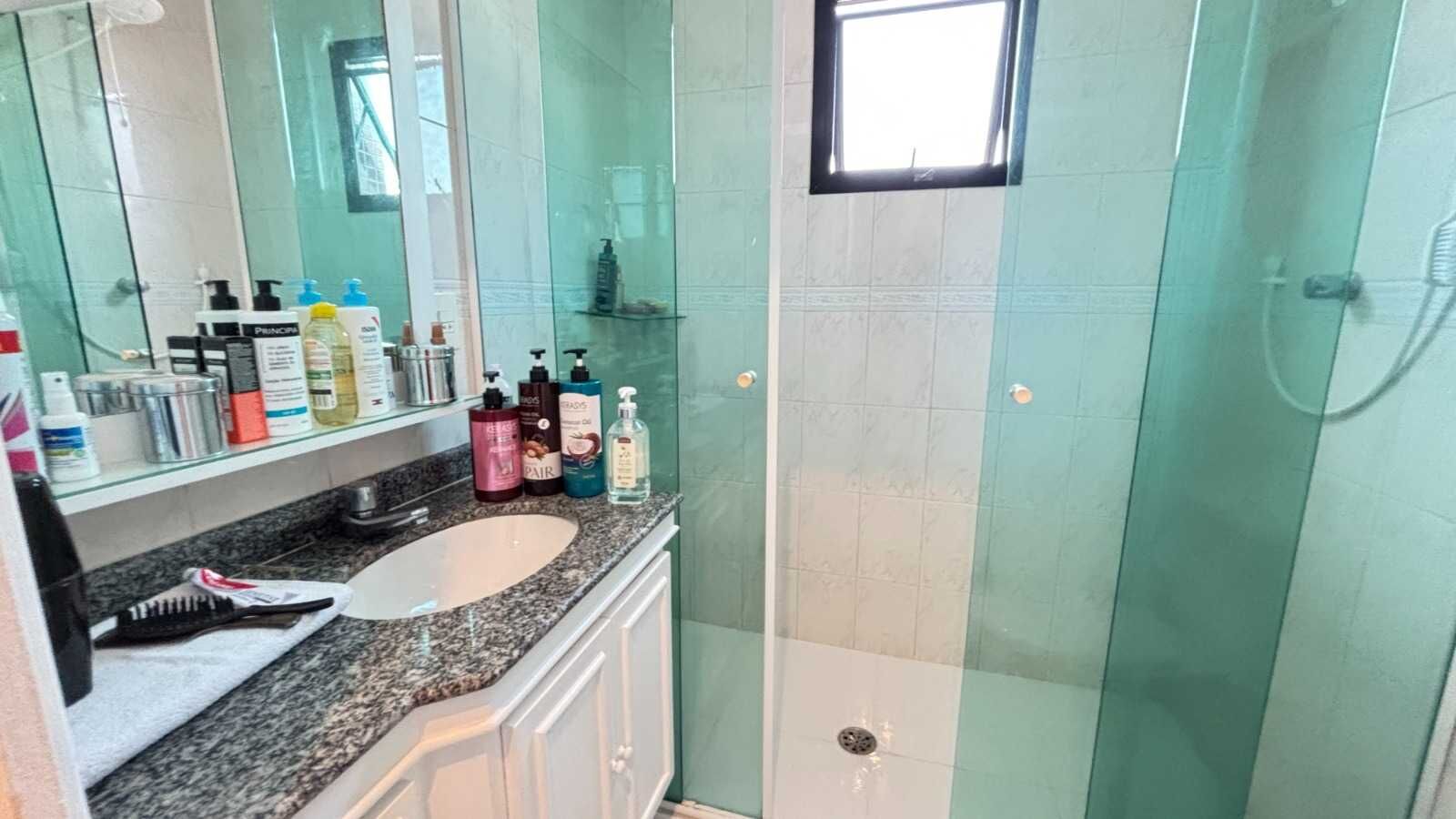 Cobertura duplex · 1 dorm. — Banheiro