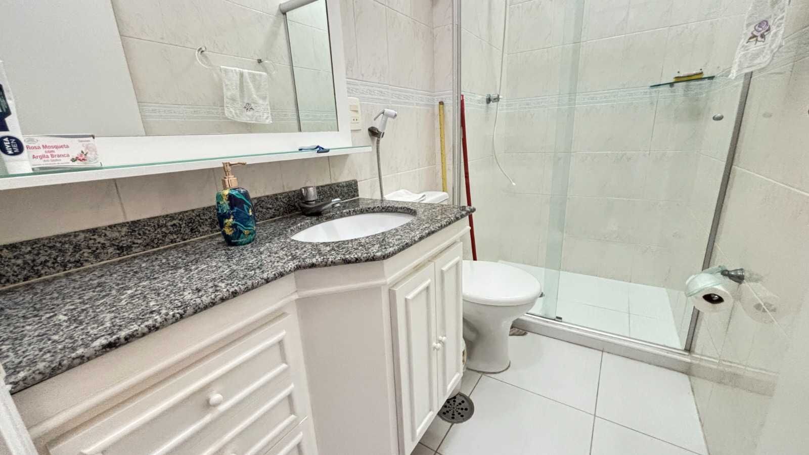 Cobertura duplex · 1 dorm. — Banheiro