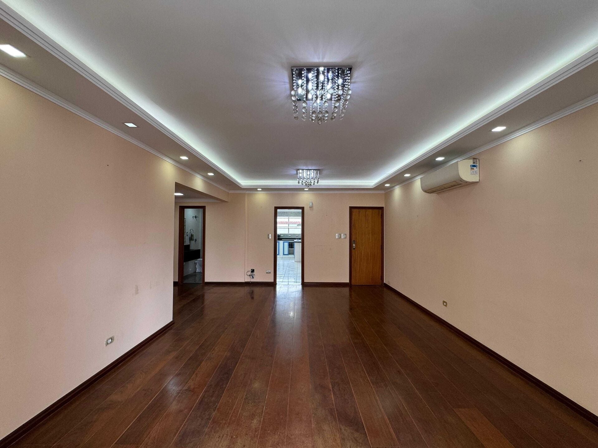 Apartamento 82 · 4 dorm. — Sala