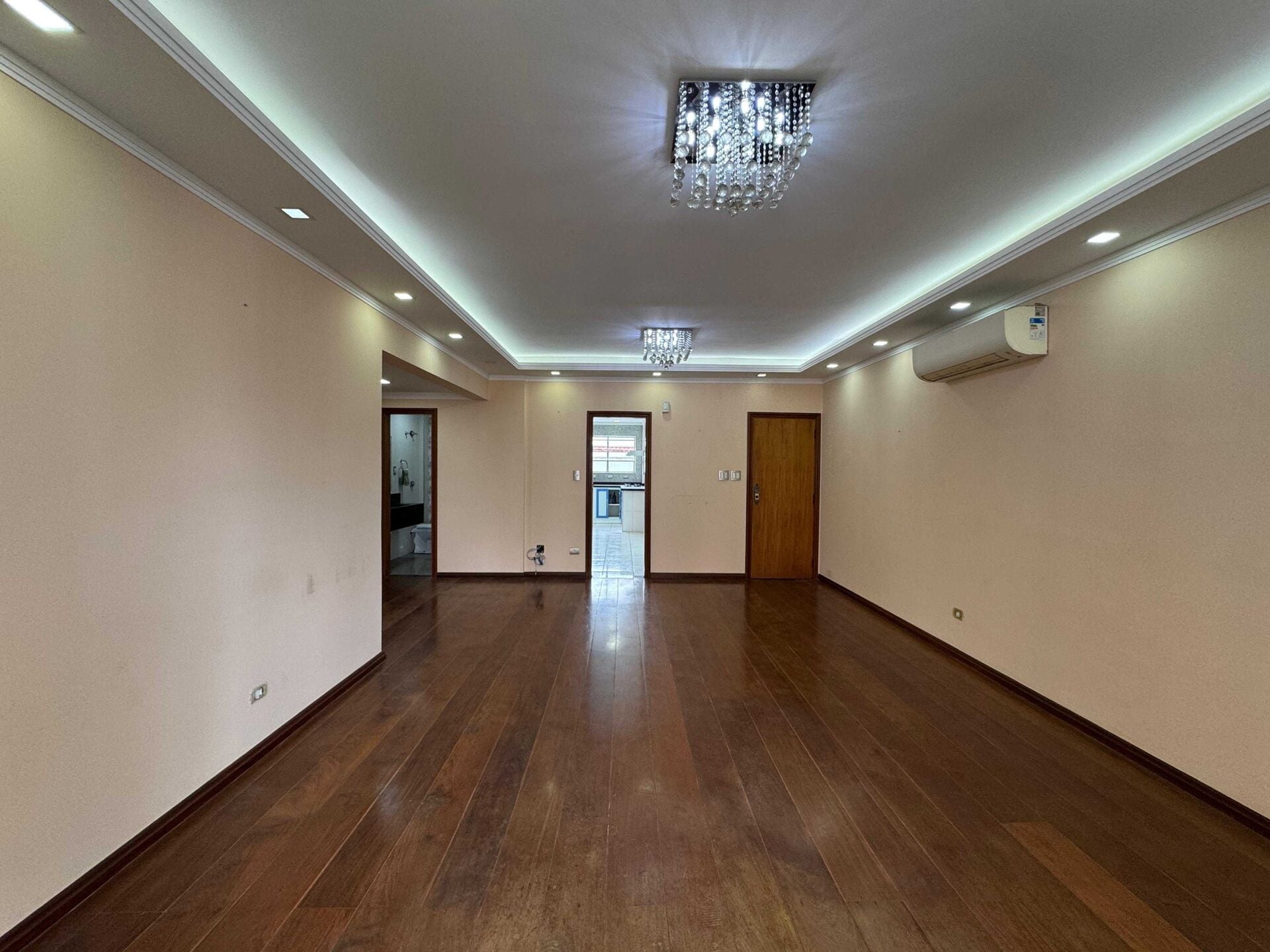 Apartamento 82 · 4 dorm. — Sala