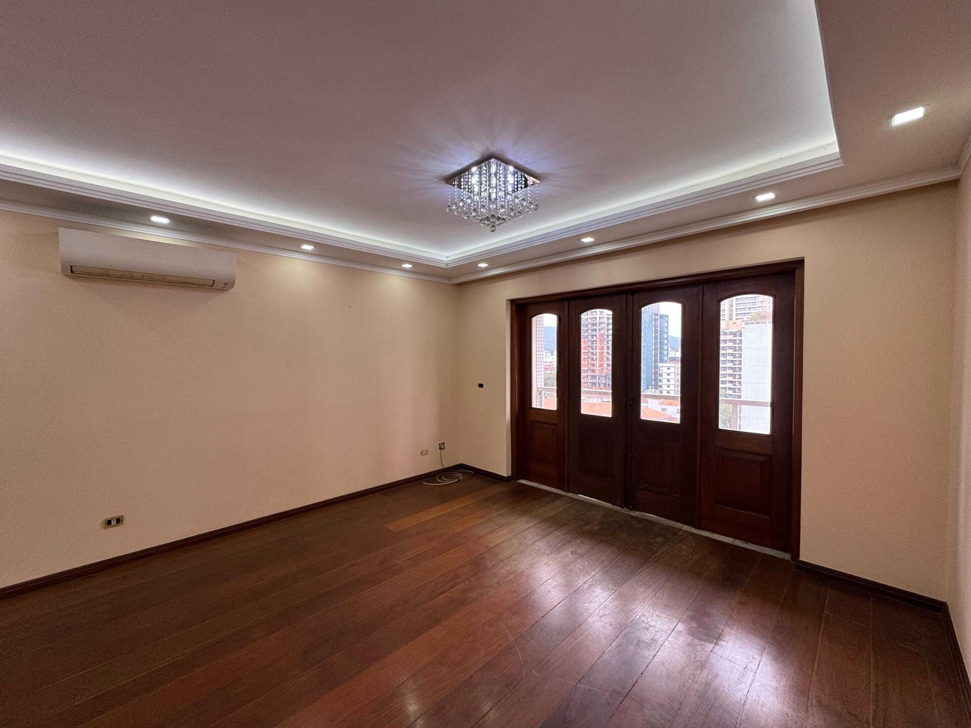 Apartamento 82 · 4 dorm. — Sala