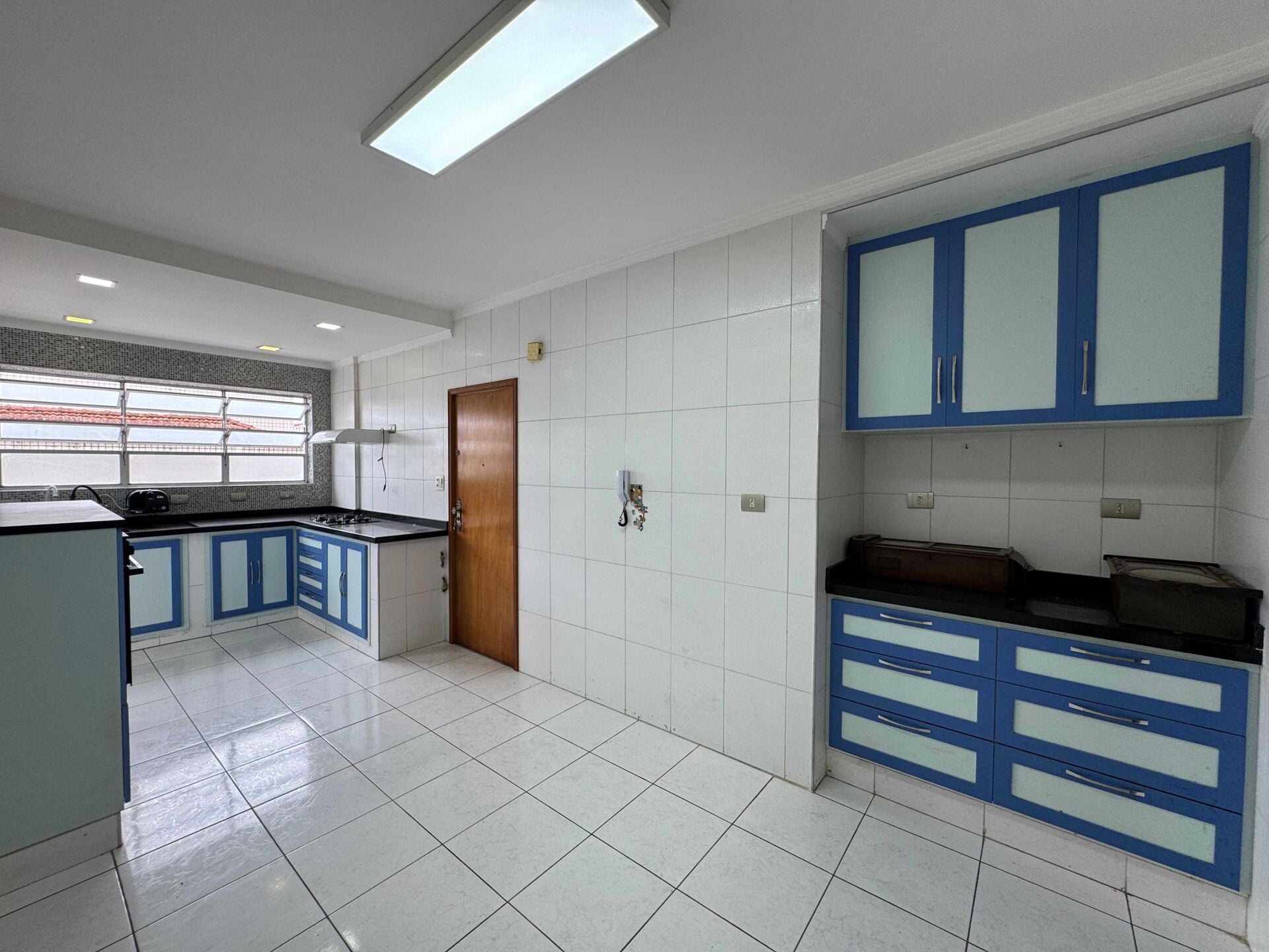 Apartamento 82 · 4 dorm. — Cozinha