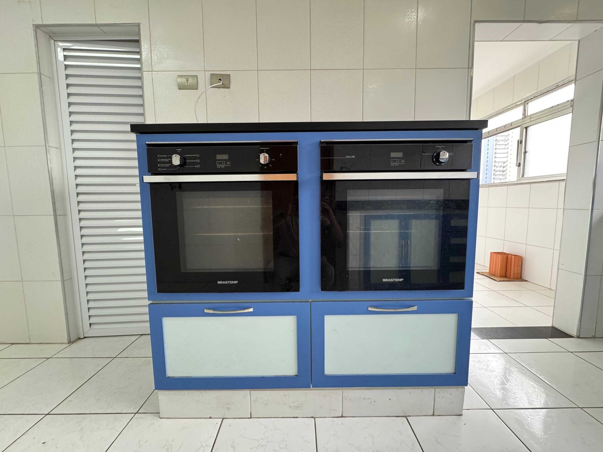 Apartamento 82 · 4 dorm. — Cozinha