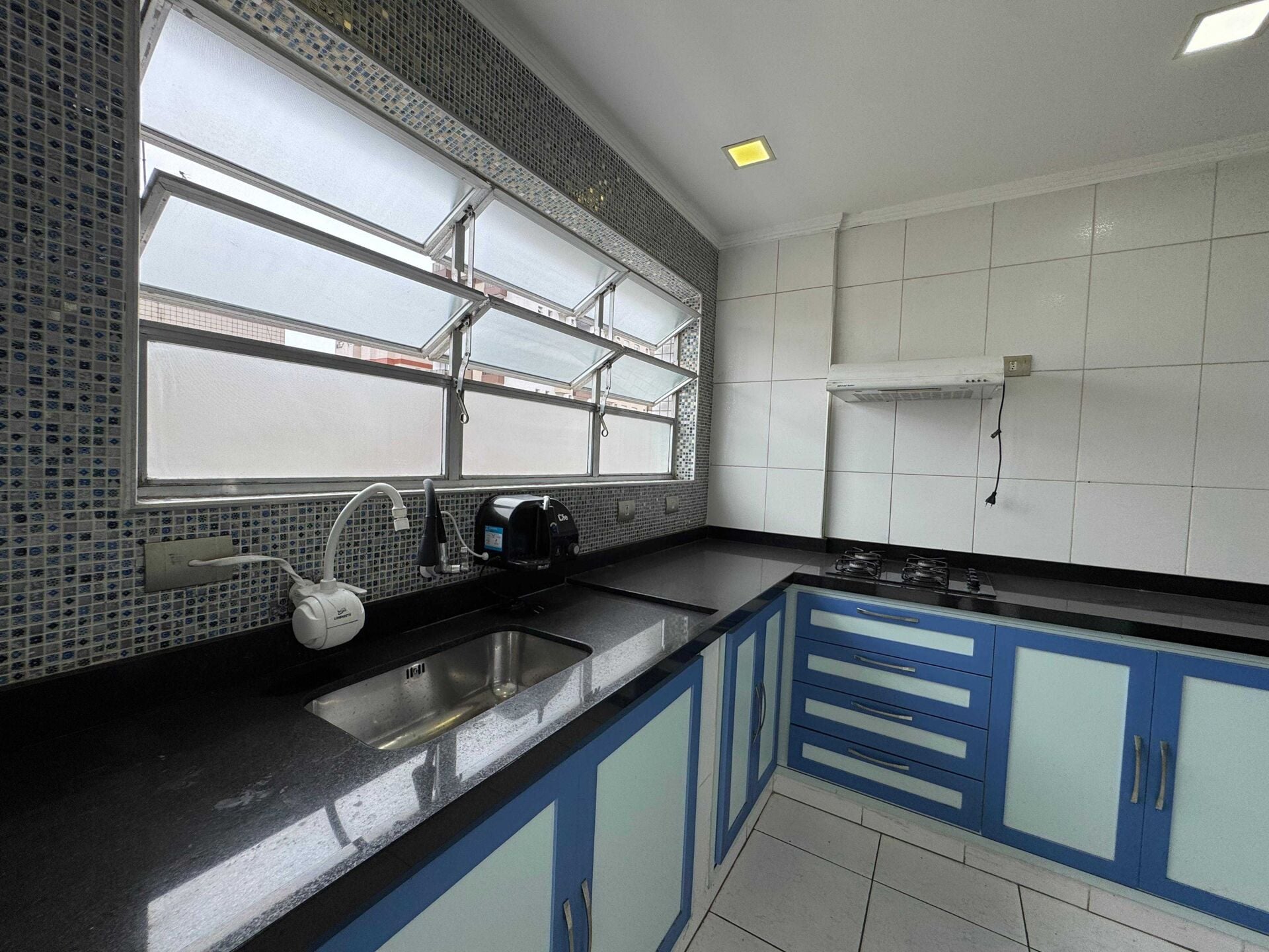 Apartamento 82 · 4 dorm. — Cozinha