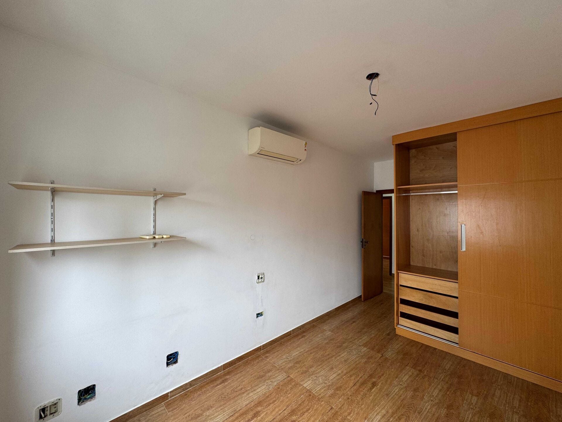 Apartamento 82 · 4 dorm. — Suíte