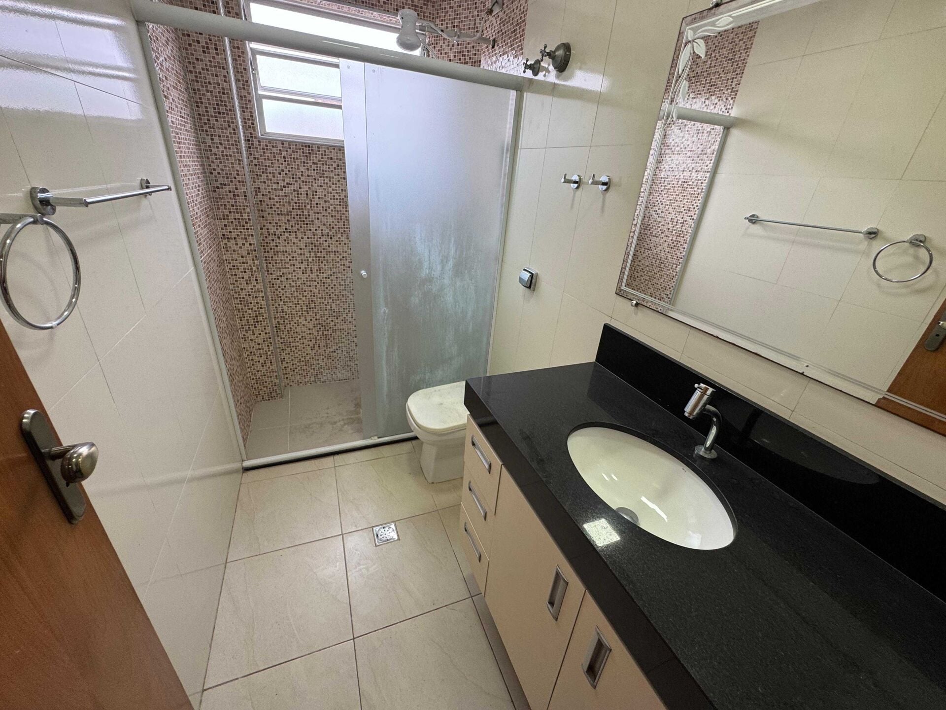 Apartamento 82 · 4 dorm. — Banheiro suite