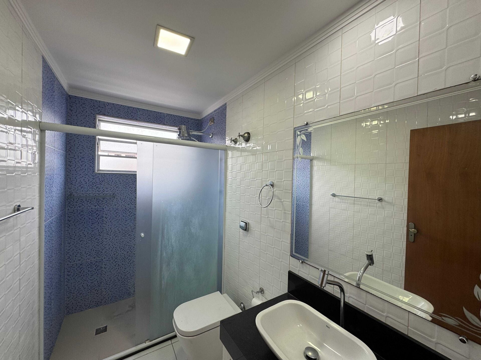 Apartamento 82 · 4 dorm. — Banheiro
