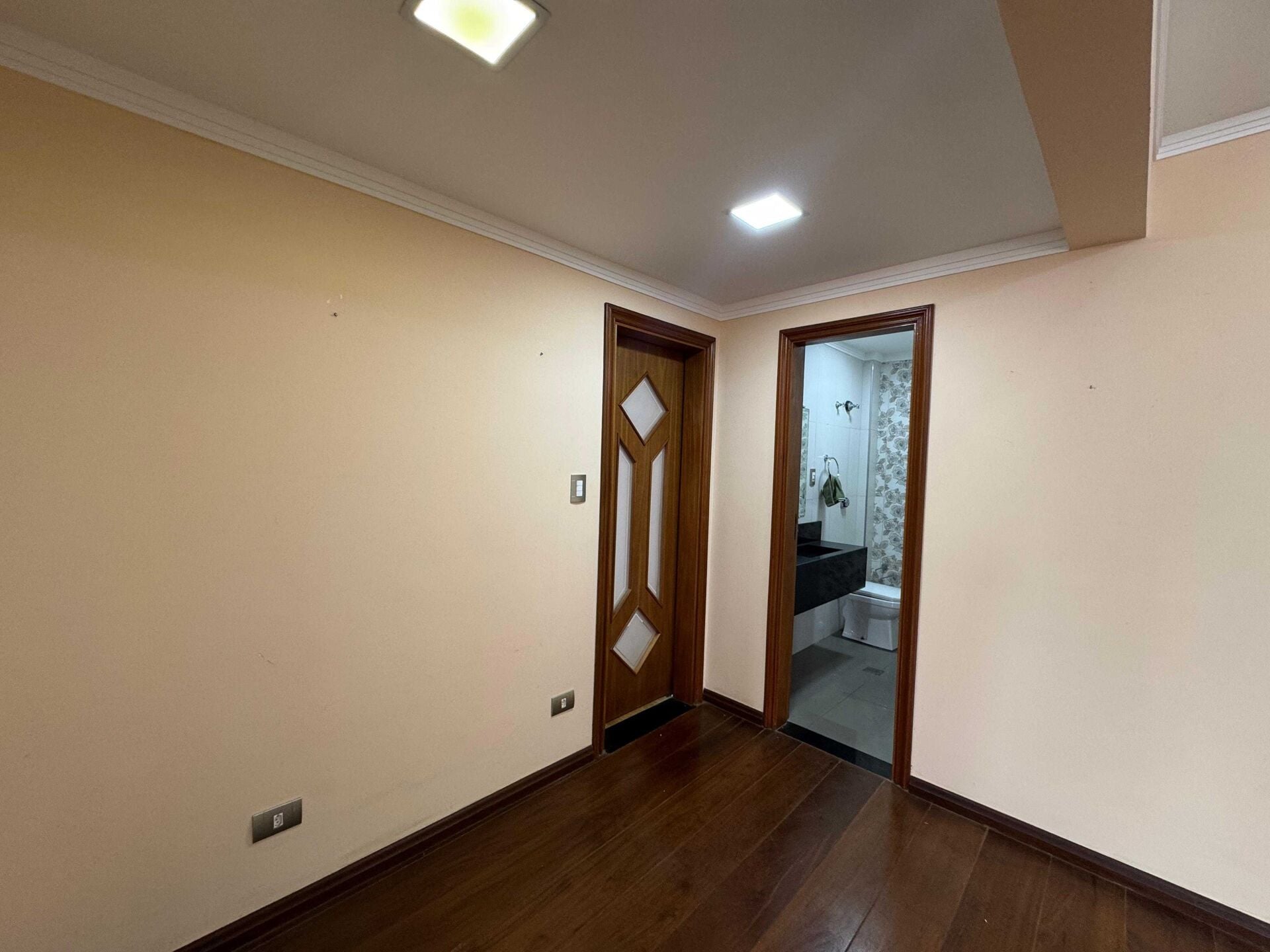 Apartamento 82 · 4 dorm. — Circulação