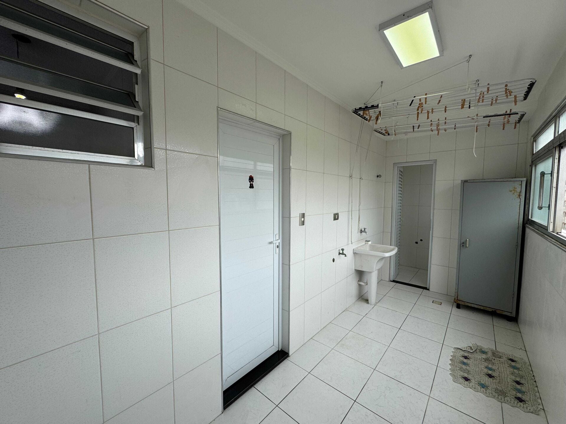 Apartamento 82 · 4 dorm. — Área de serviço