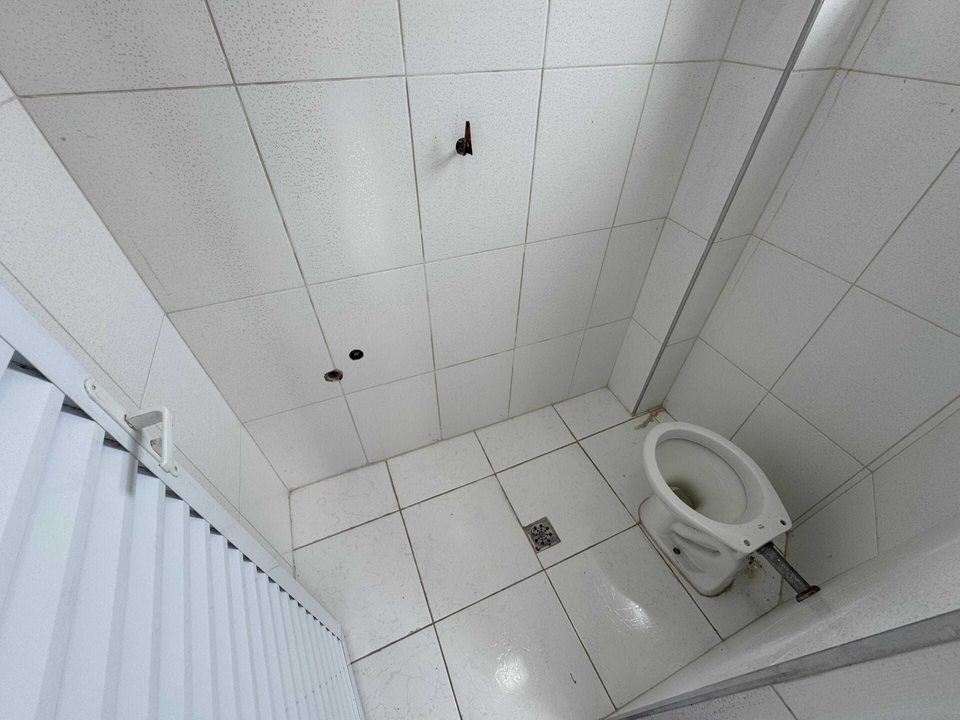 Apartamento 82 · 4 dorm. — Banheiro de servico