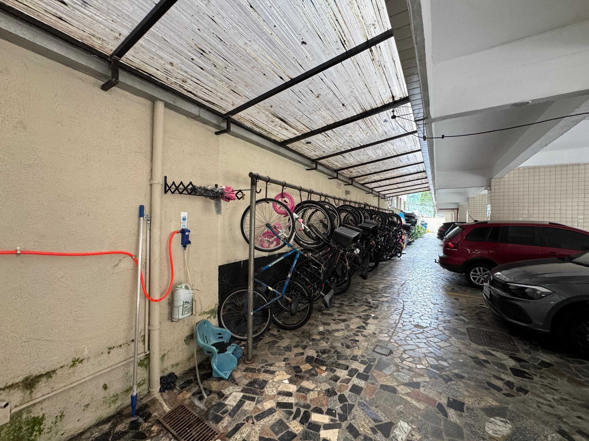 Apartamento 103 · 2 dorm. — Garagem
