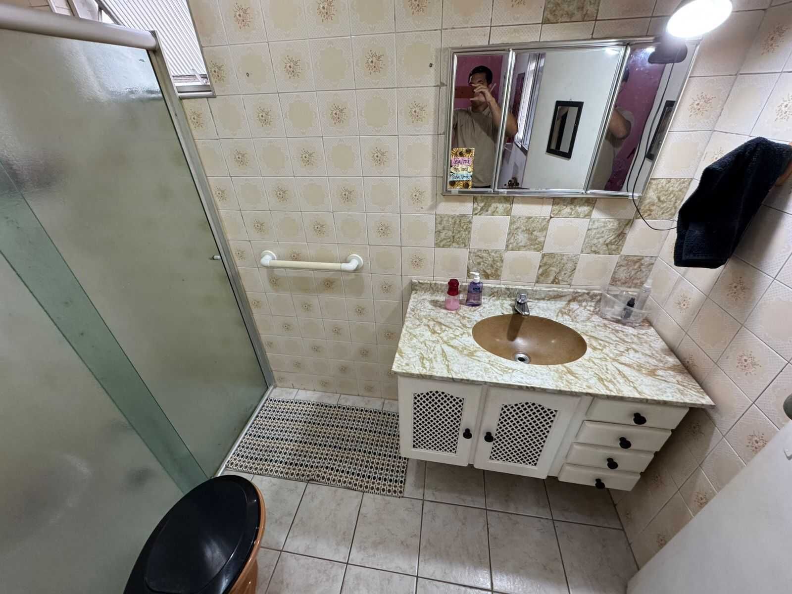 Apartamento 55 · 2 dorm. — Banheiro