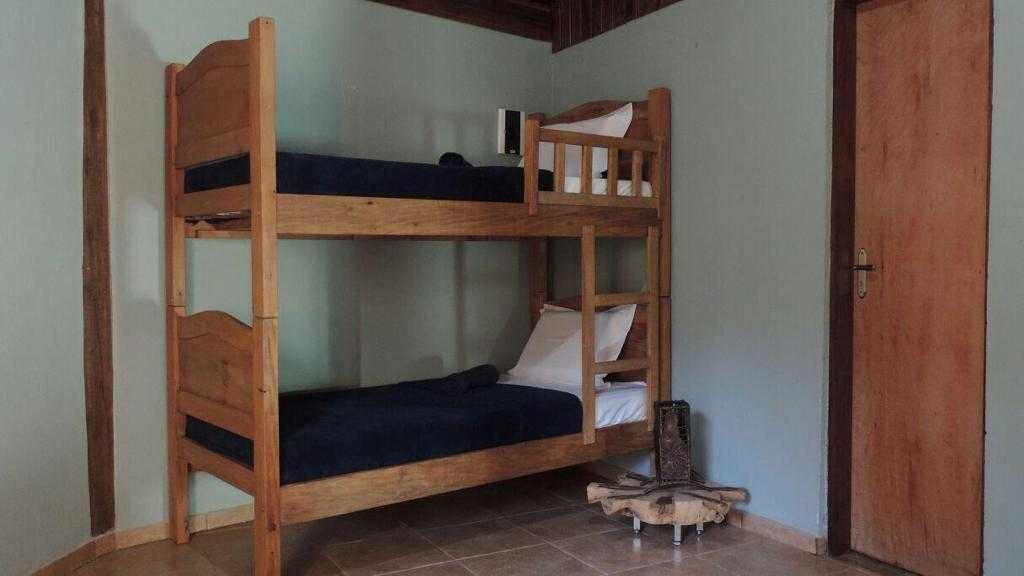Pousada · 14 dorm. — Quarto