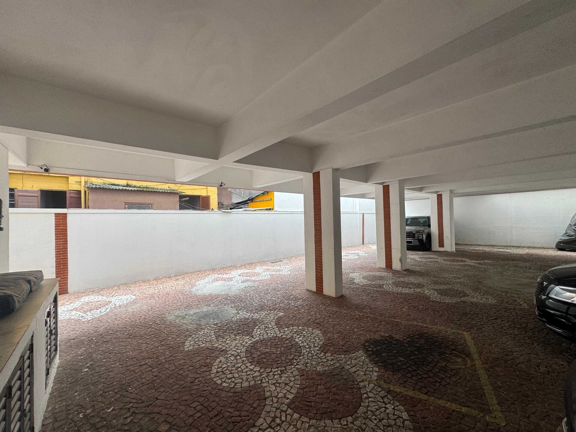 Apartamento 71 · 3 dorm. — Garagem