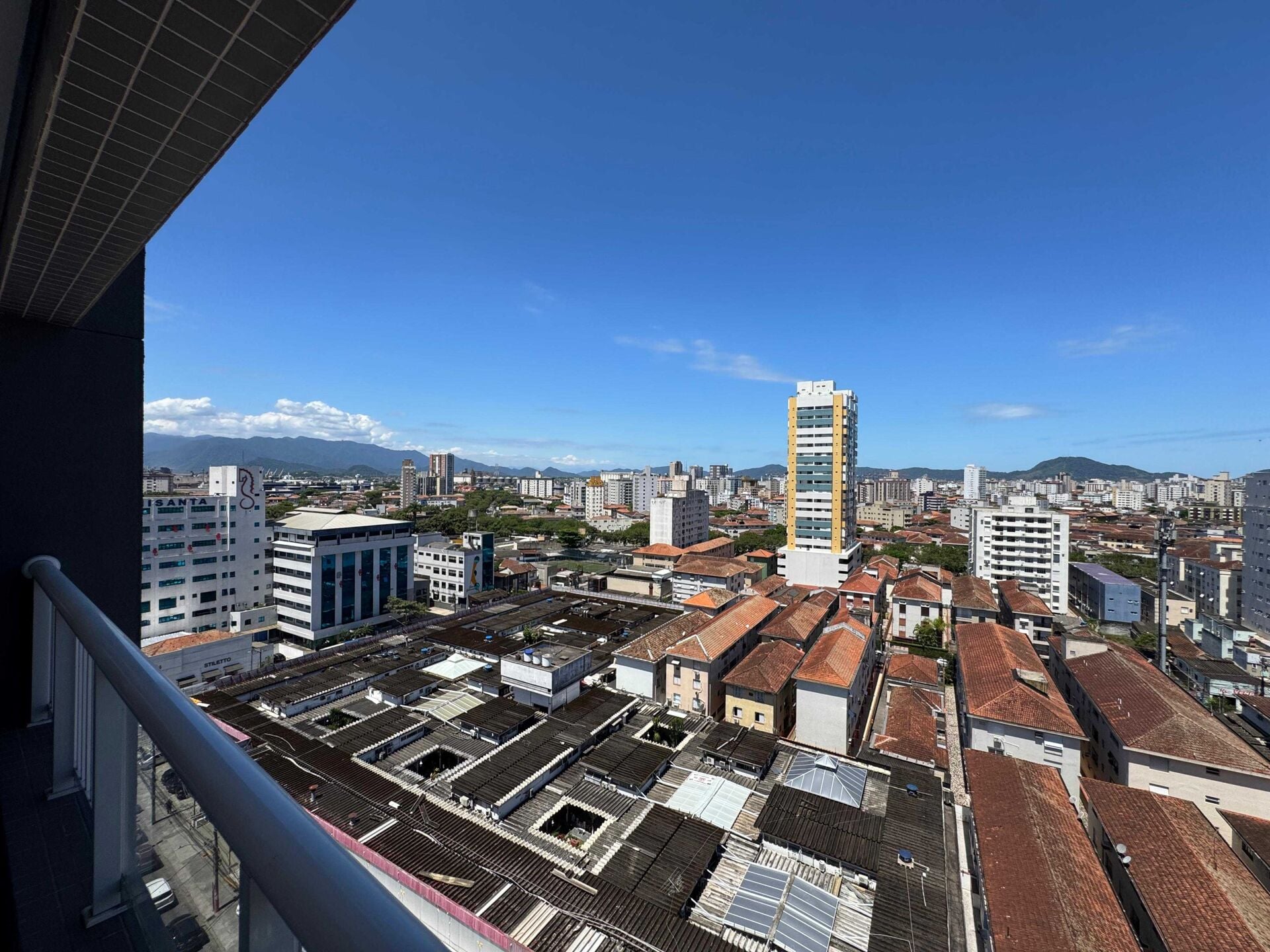 Apartamento alto padrão 121 · 2 dorm. — Vista