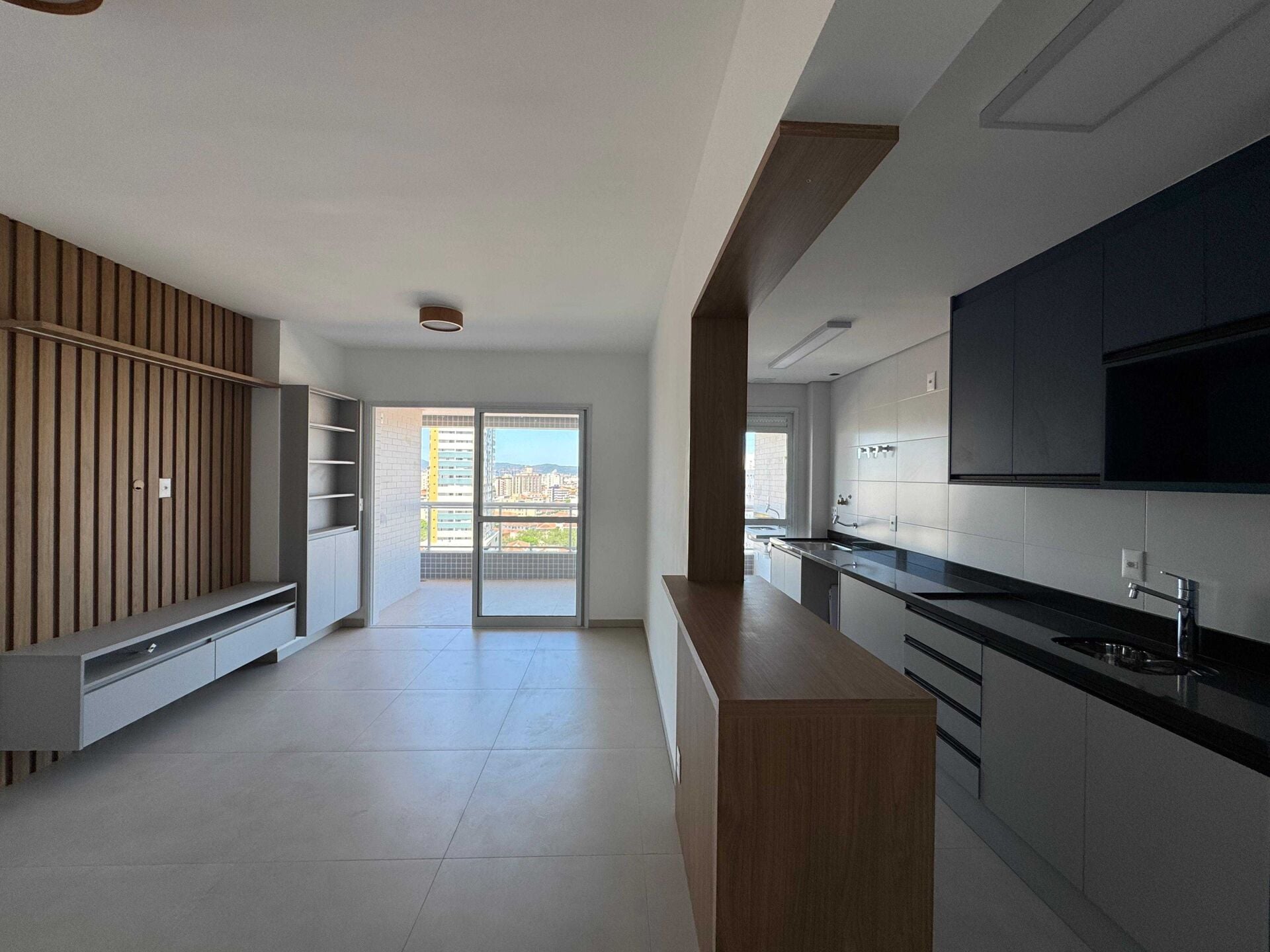 Apartamento alto padrão 121 · 2 dorm.