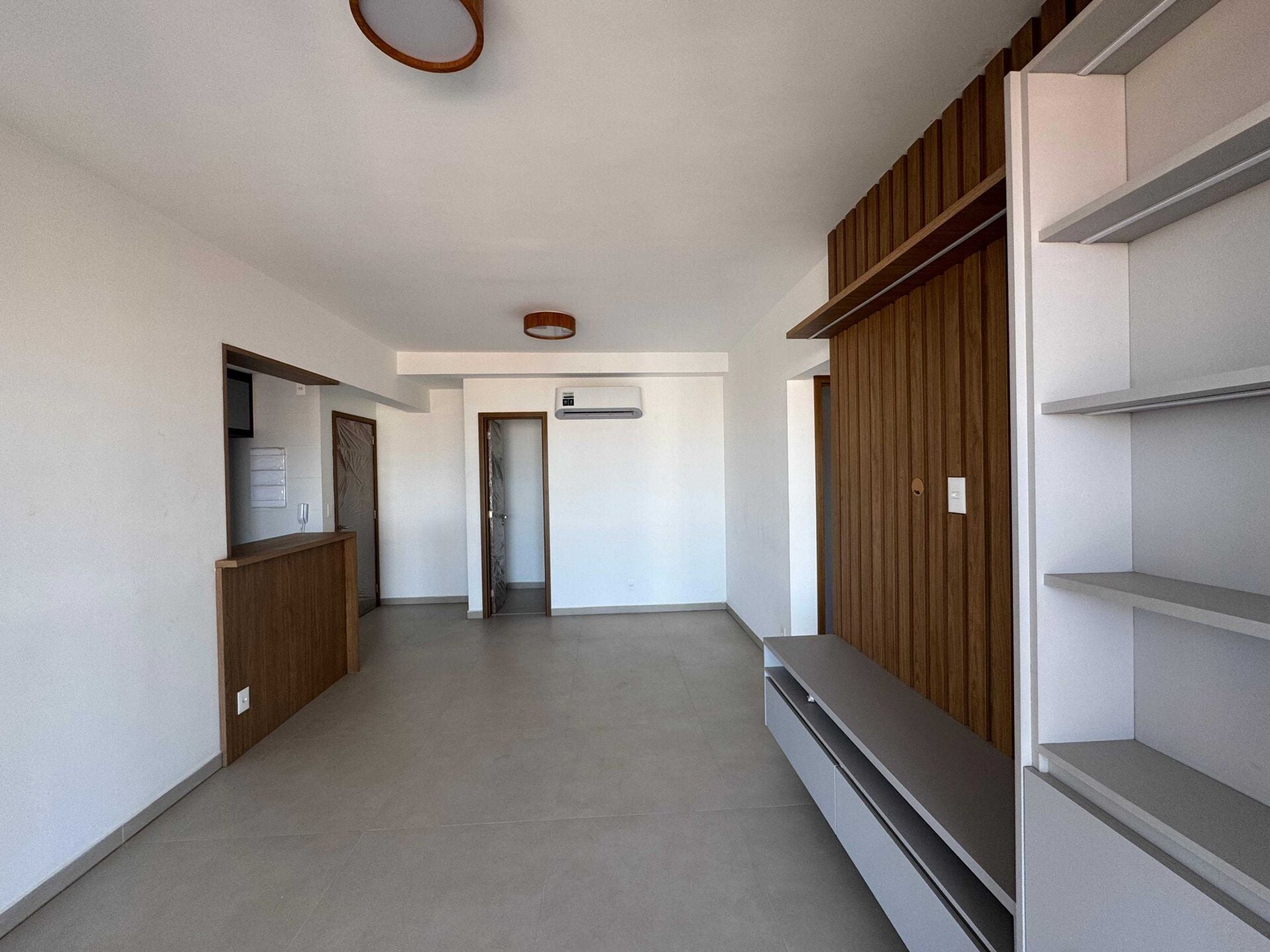 Apartamento alto padrão 121 · 2 dorm. — Sala