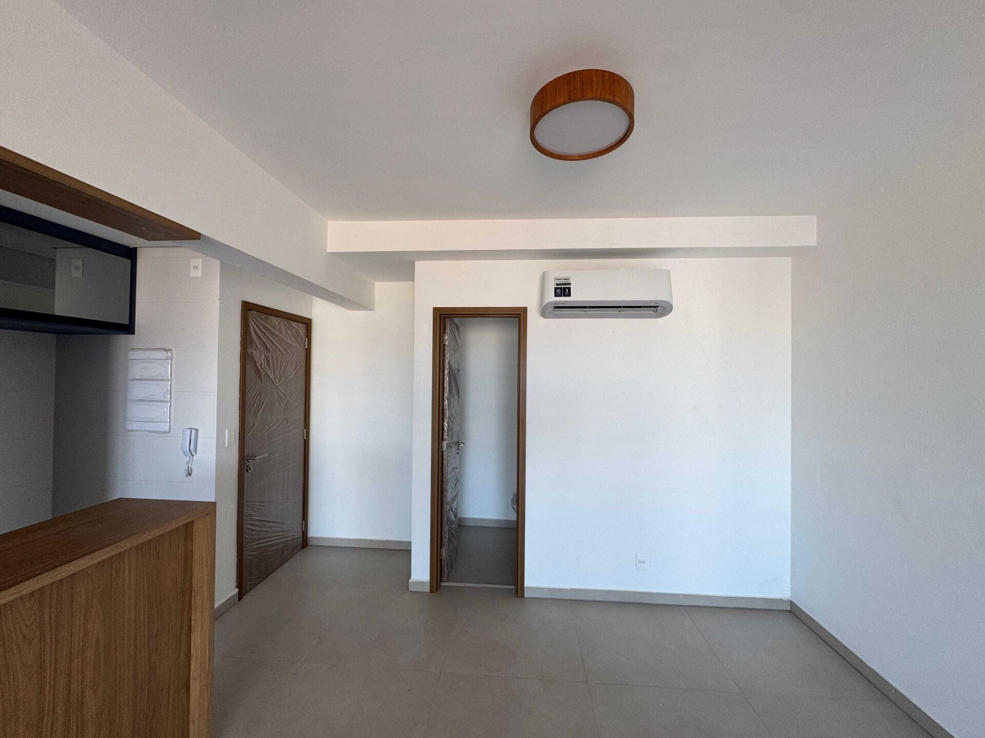 Apartamento alto padrão 121 · 2 dorm. — Sala