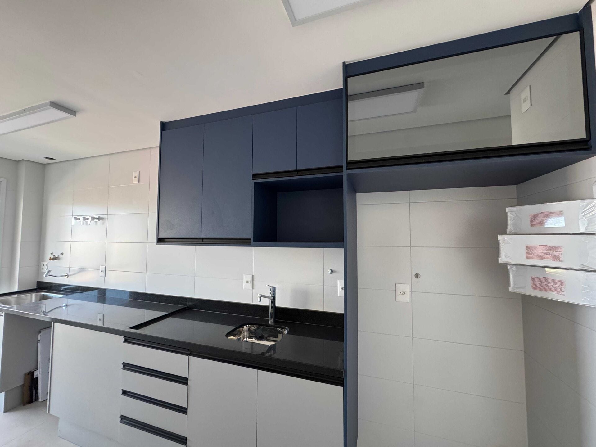 Apartamento alto padrão 121 · 2 dorm. — Cozinha