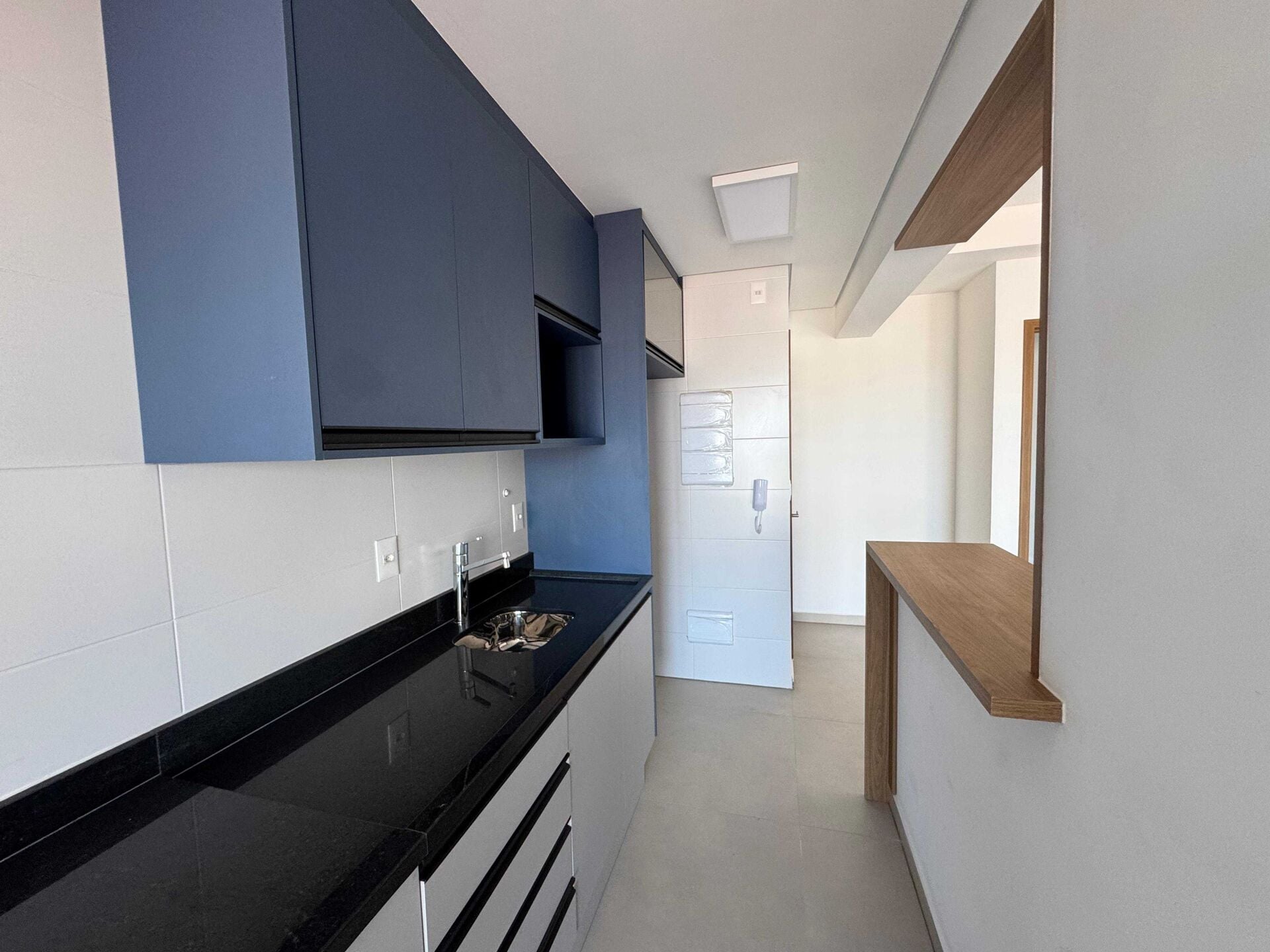 Apartamento alto padrão 121 · 2 dorm. — Cozinha