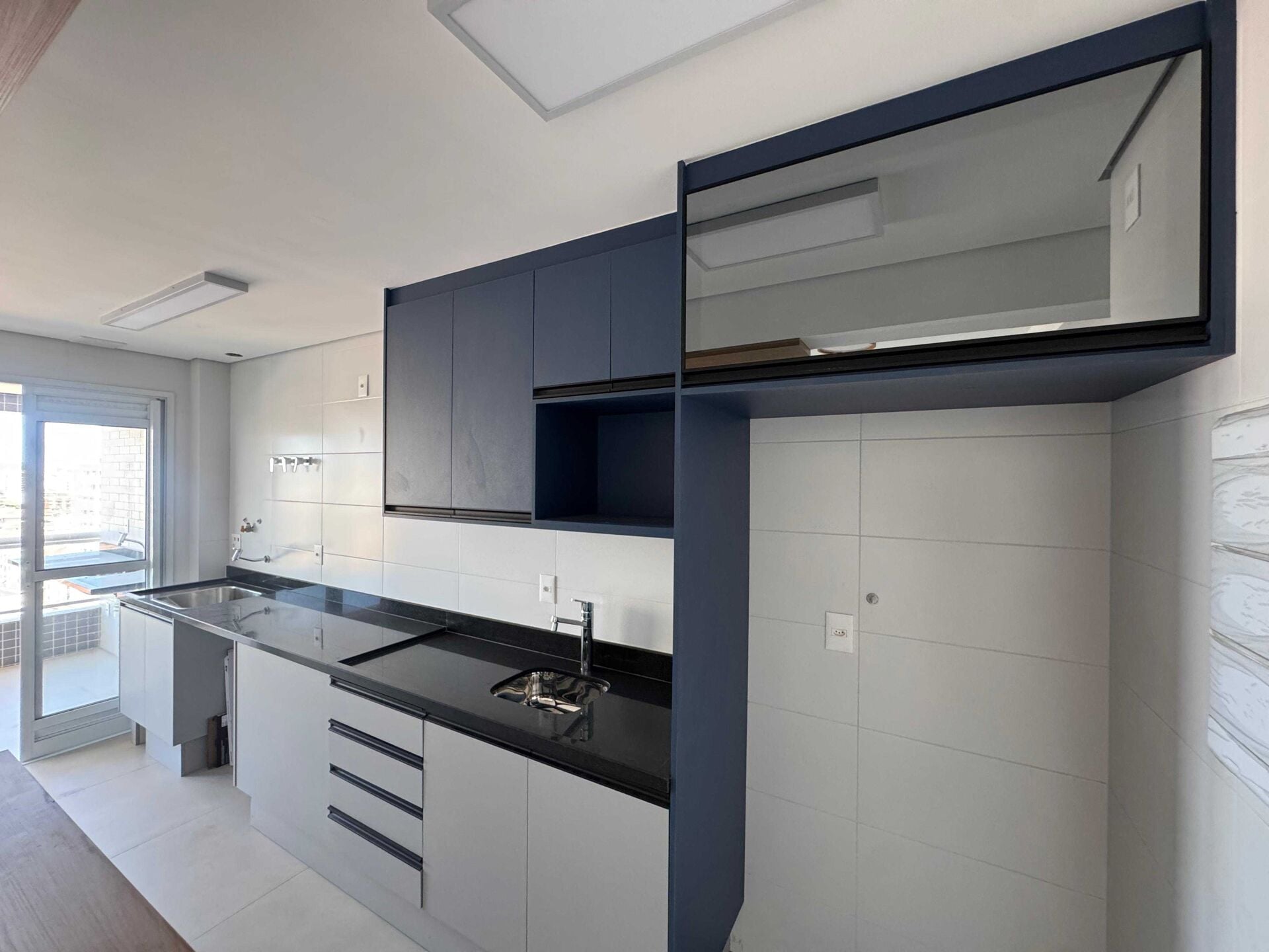 Apartamento alto padrão 121 · 2 dorm. — Cozinha