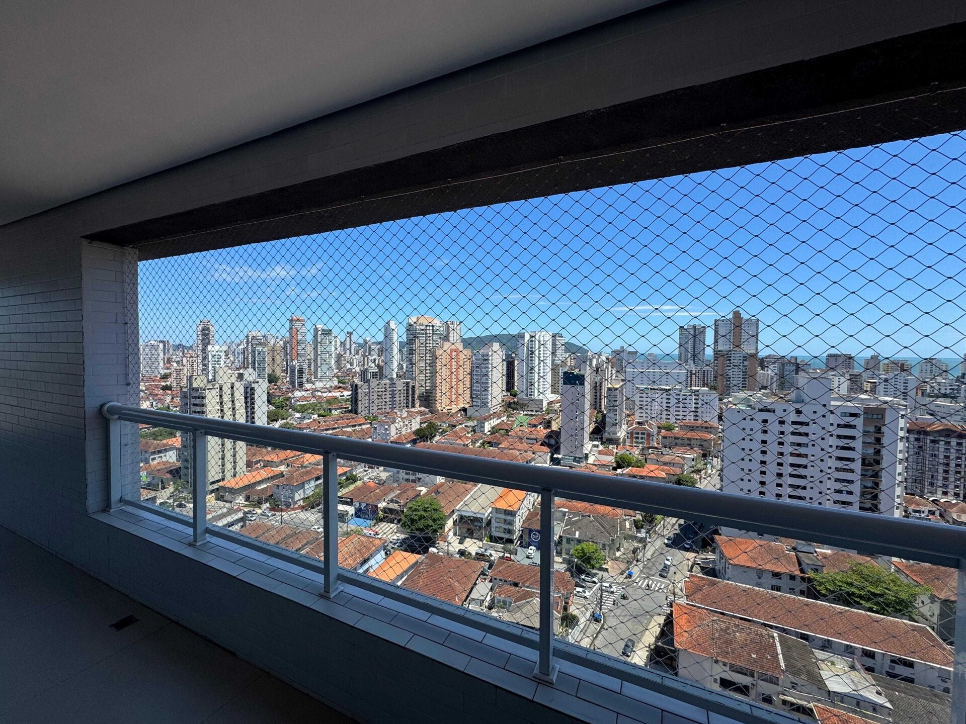 Apartamento alto padrão 121 · 2 dorm. — Varanda