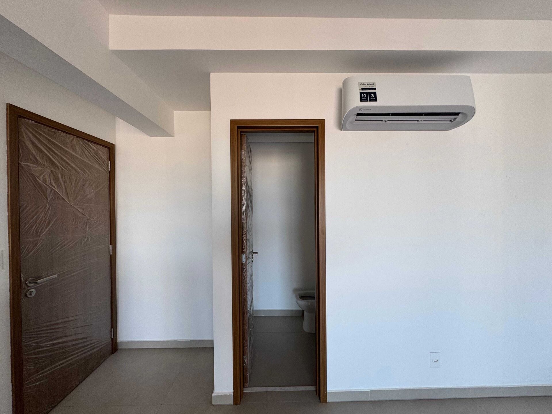 Apartamento alto padrão 121 · 2 dorm. — Suíte 1