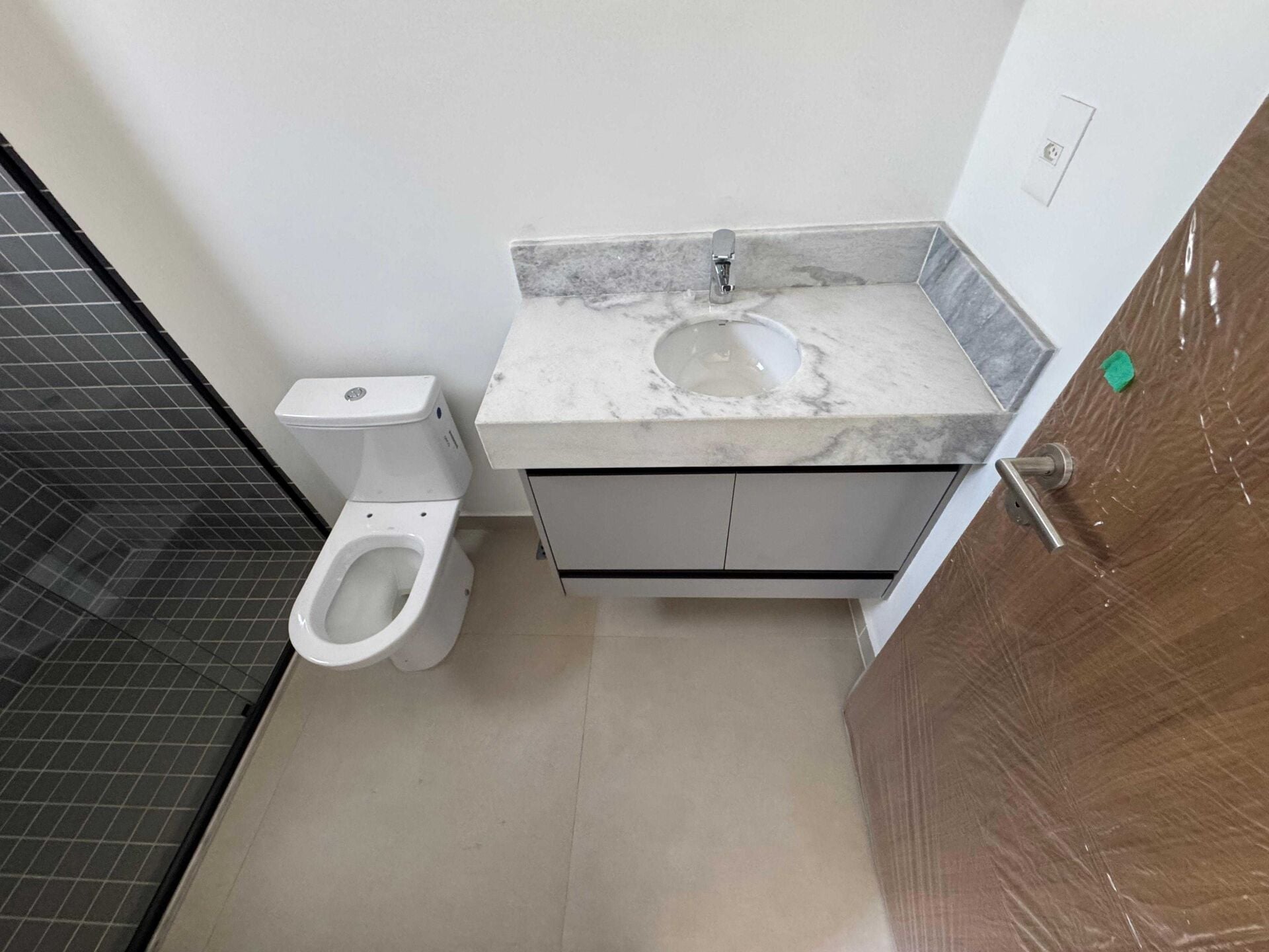 Apartamento alto padrão 121 · 2 dorm. — Banheiro suite
