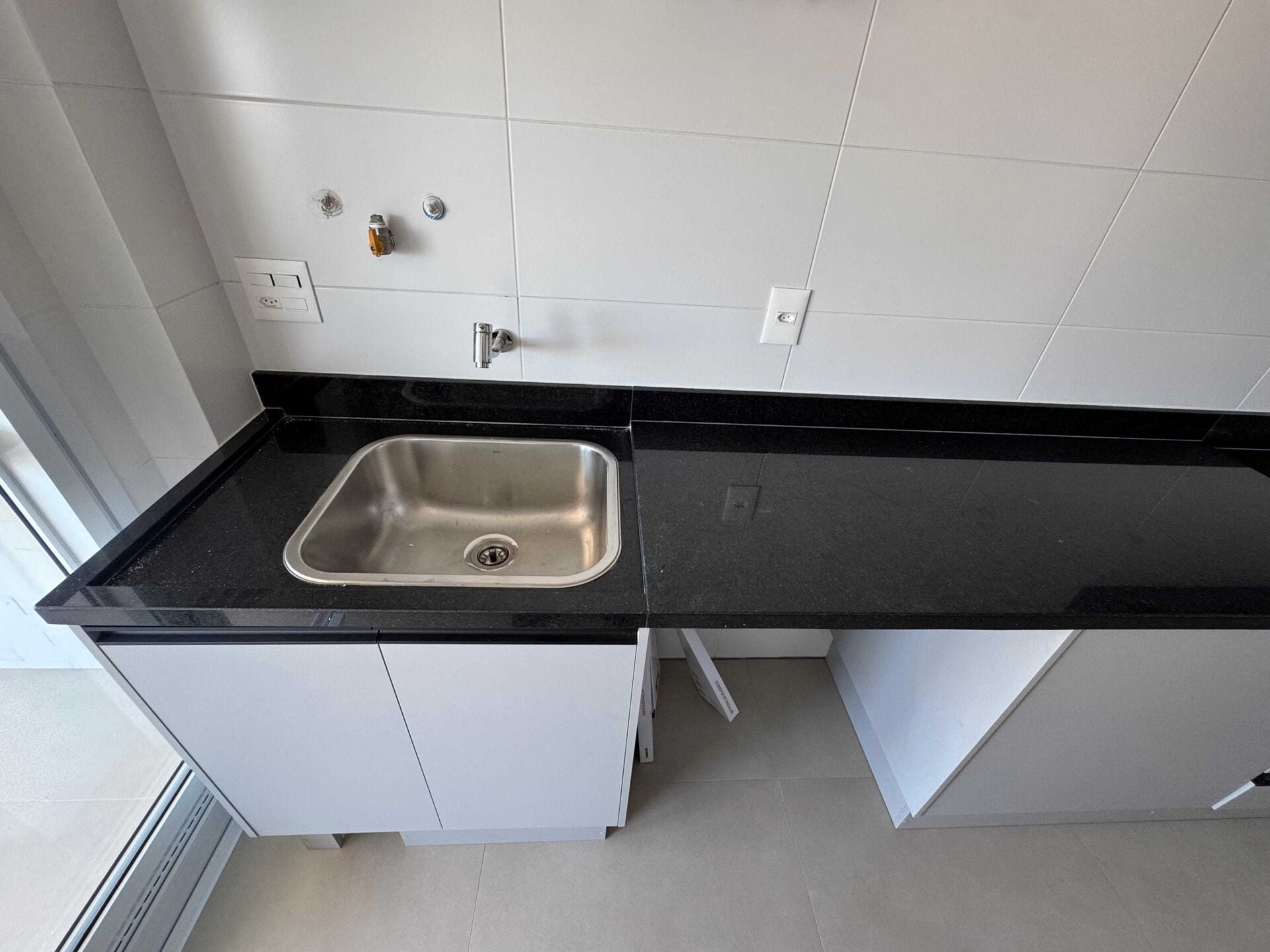 Apartamento alto padrão 121 · 2 dorm. — Área de serviço