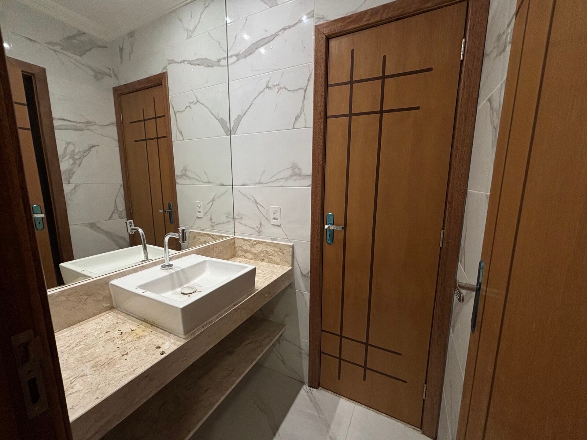 Casa térrea · 3 dorm. — Banheiro