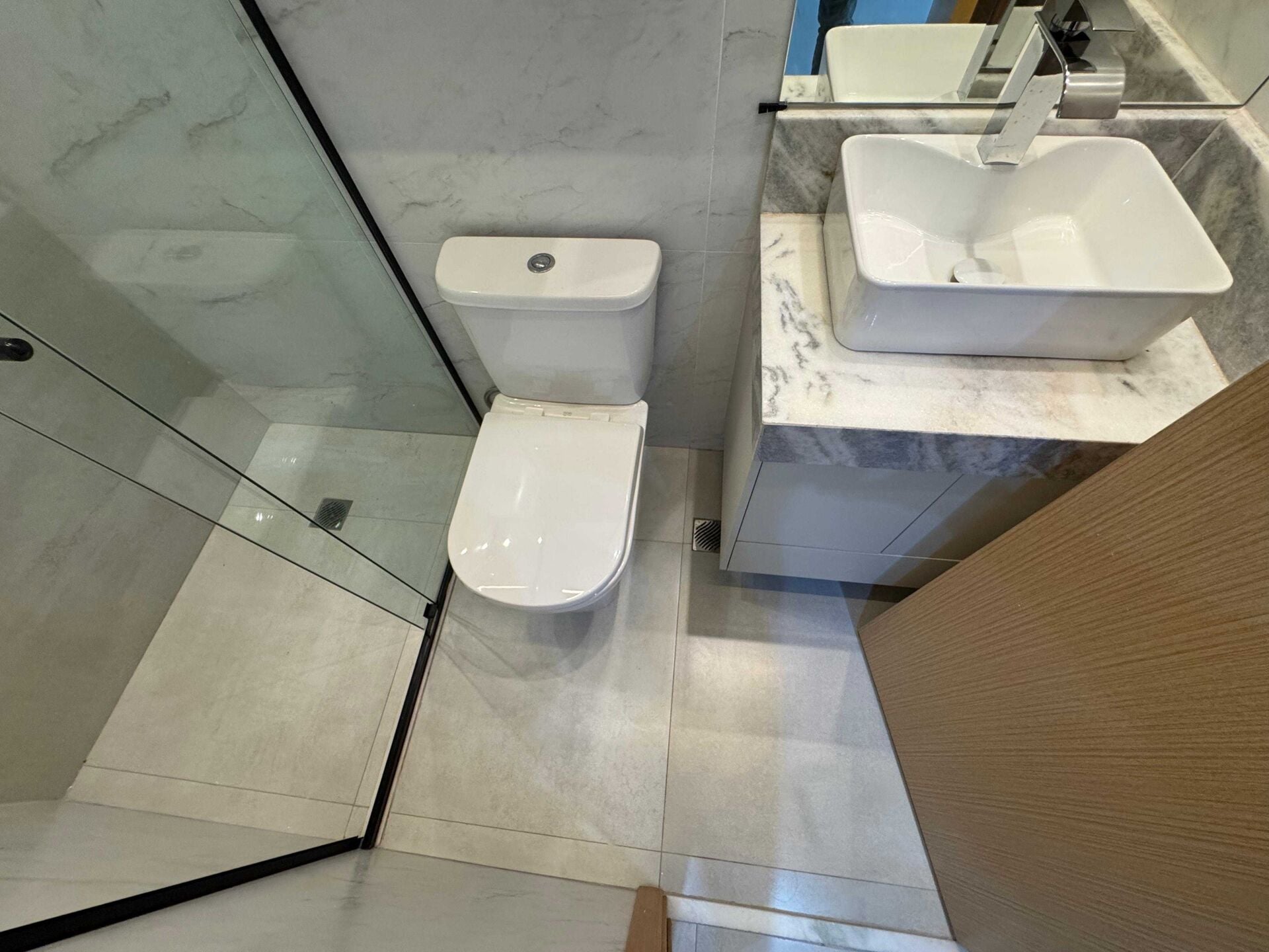 Apartamento 52 · 2 dorm. — Banheiro