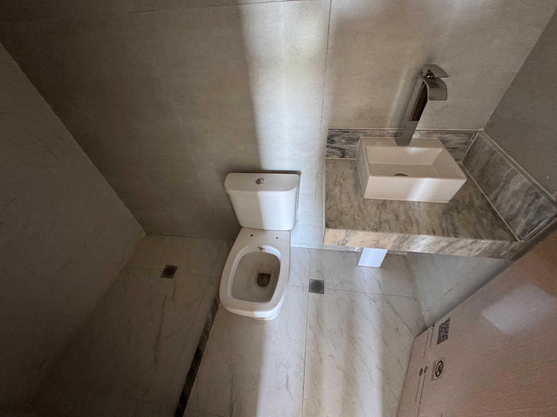 Apartamento 113 · 2 dorm. — Banheiro suite