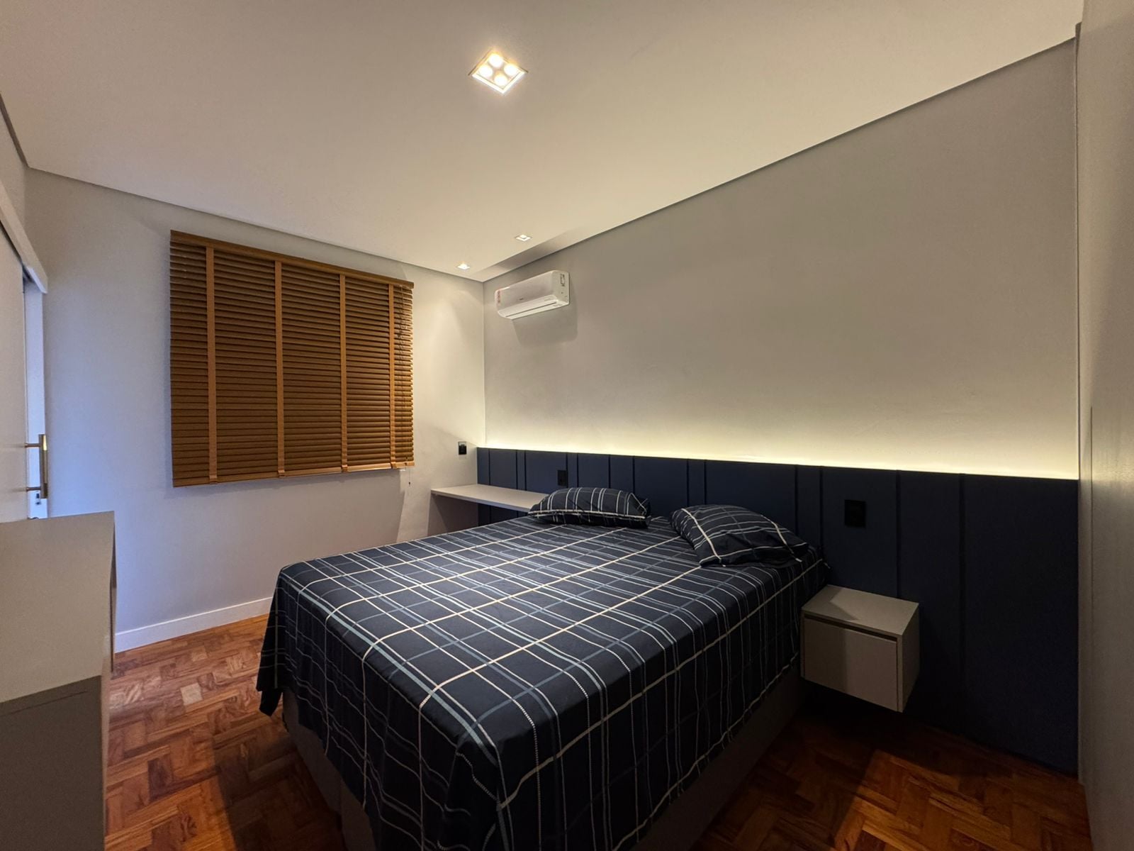 Apartamento 910 · 1 dorm. — Suíte