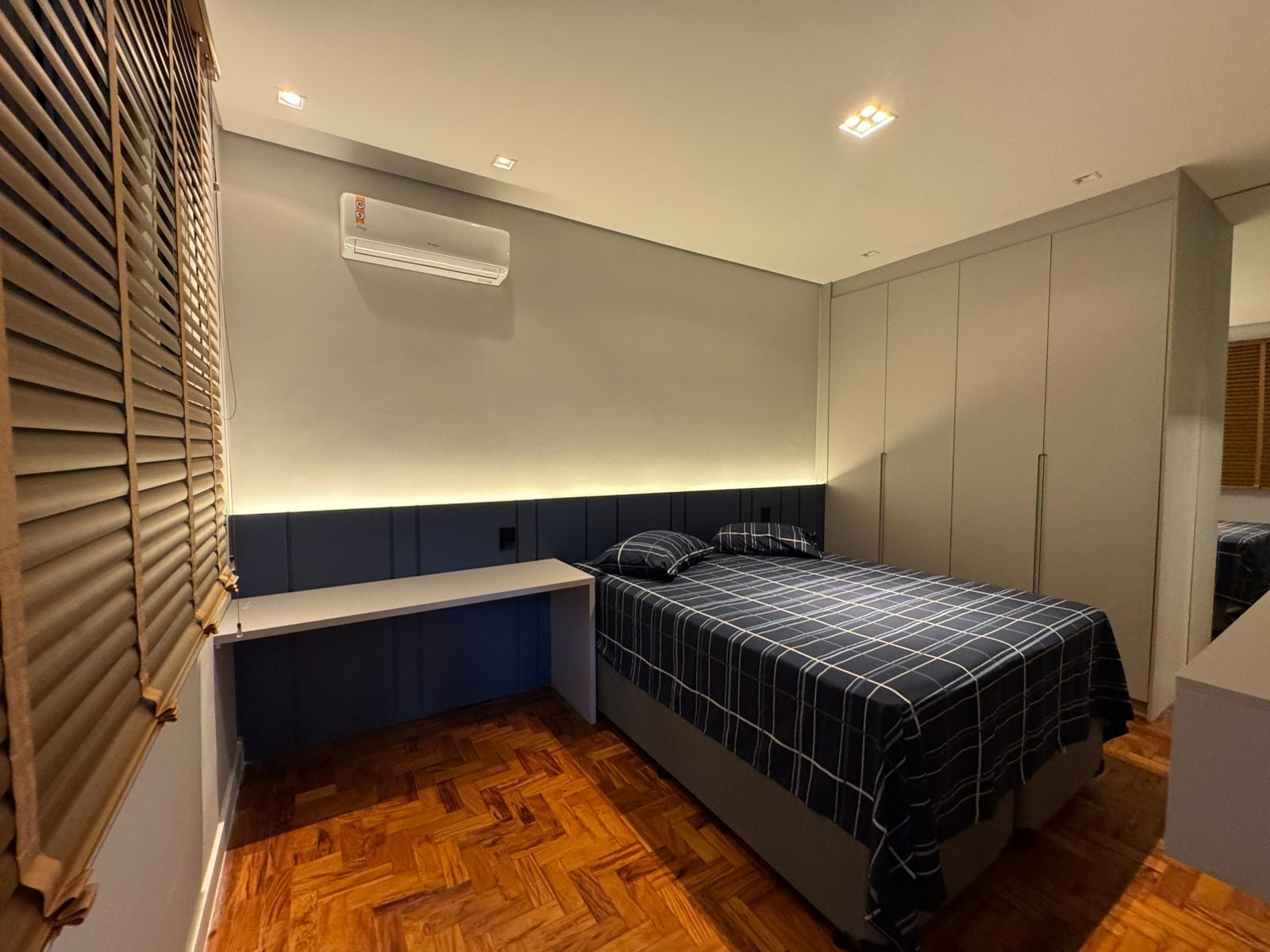 Apartamento 910 · 1 dorm. — Suíte