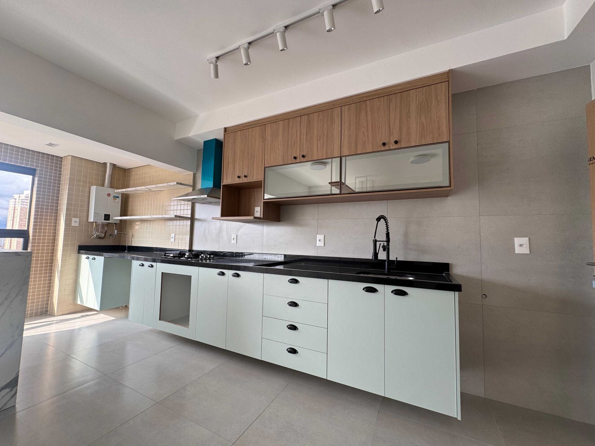 Apartamento alto padrão 136 · 2 dorm. — Cozinha