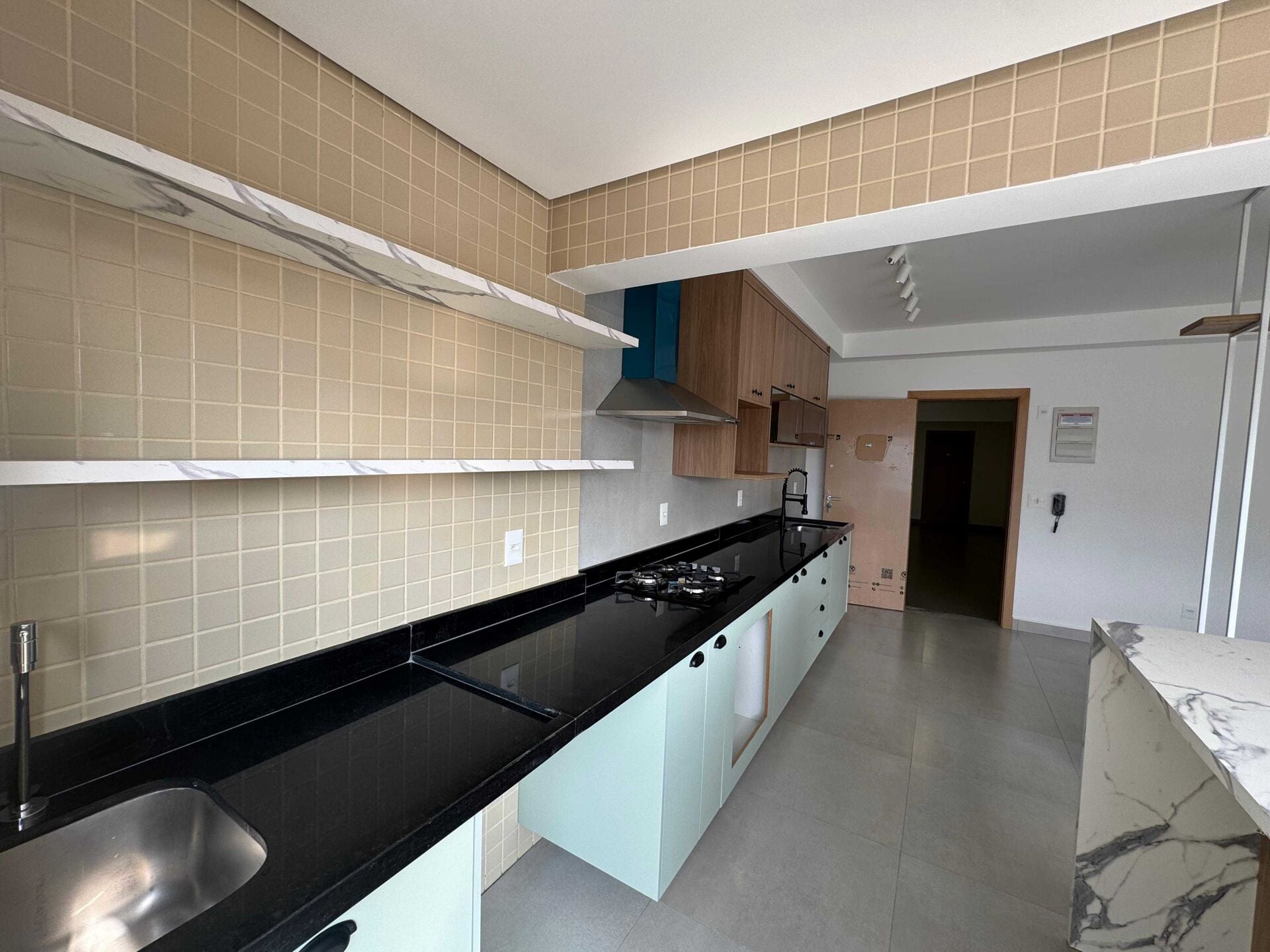 Apartamento alto padrão 136 · 2 dorm. — Cozinha