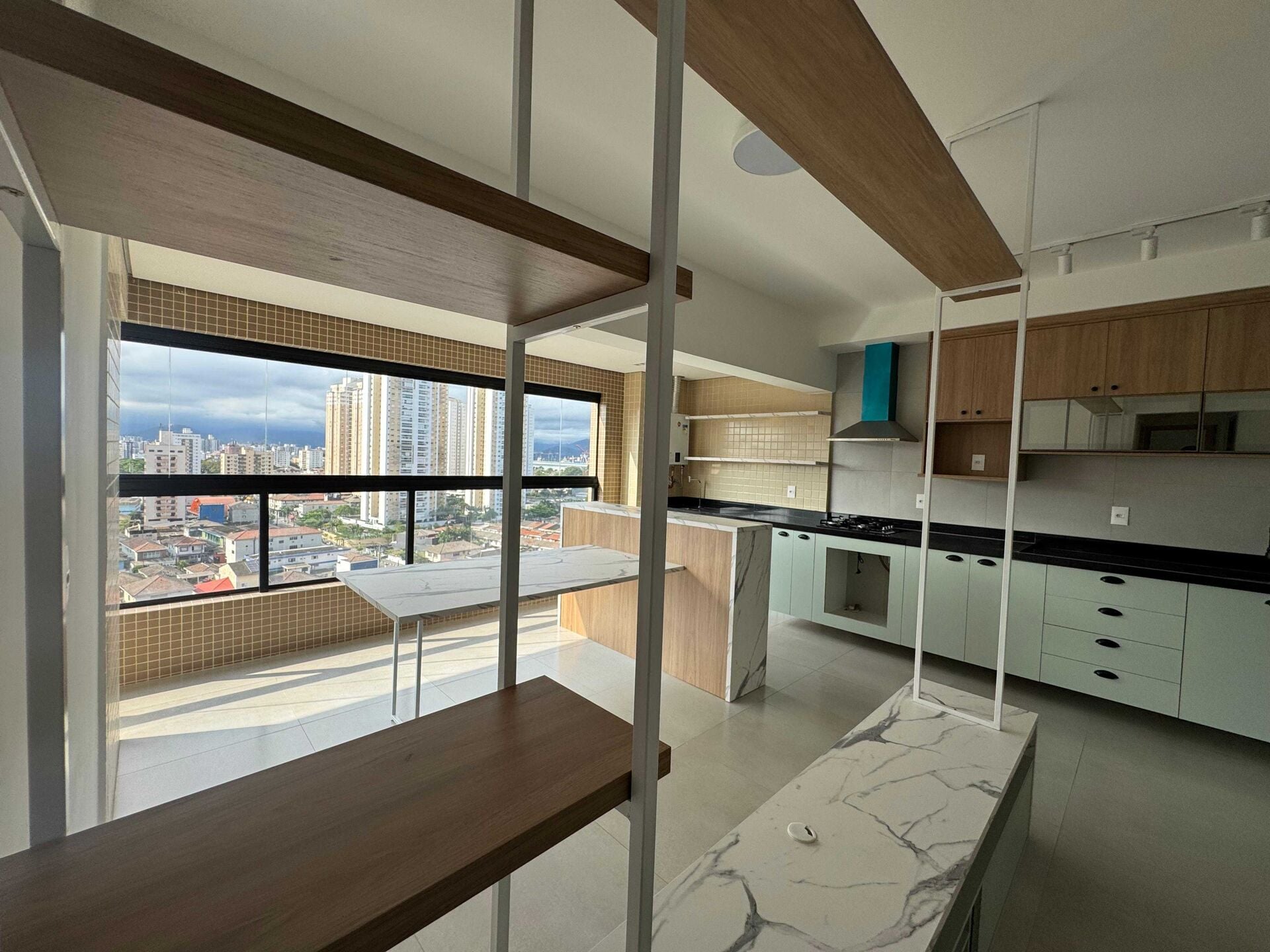 Apartamento alto padrão 136 · 2 dorm. — Cozinha