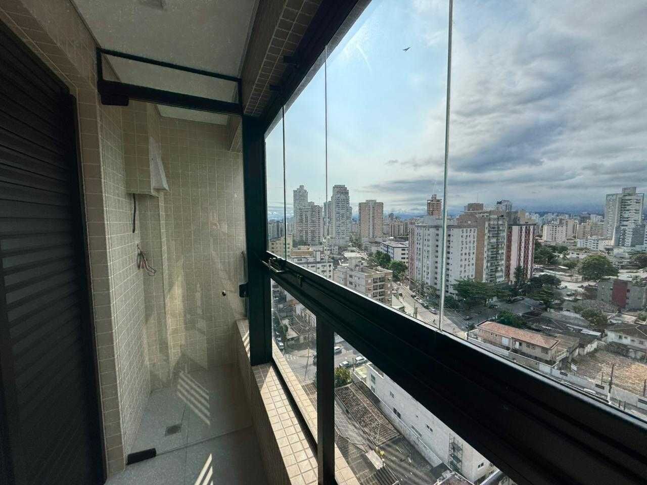 Apartamento alto padrão 136 · 2 dorm. — Varanda