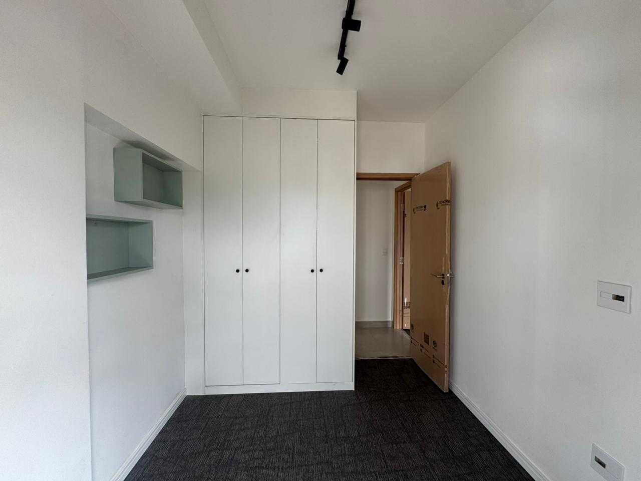 Apartamento alto padrão 136 · 2 dorm. — Quarto