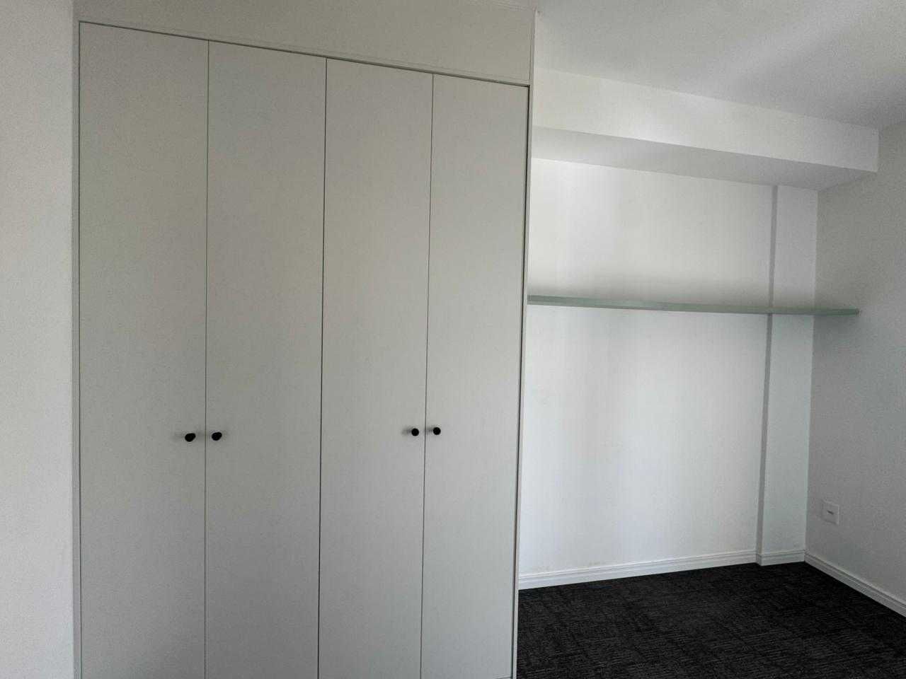 Apartamento alto padrão 136 · 2 dorm. — Closet