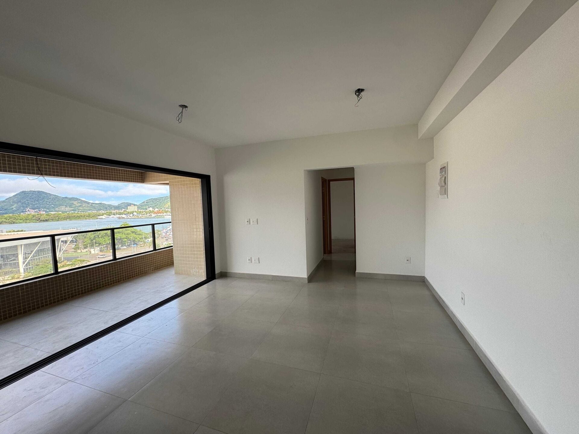 Apartamento 82 · 2 dorm. — Sala